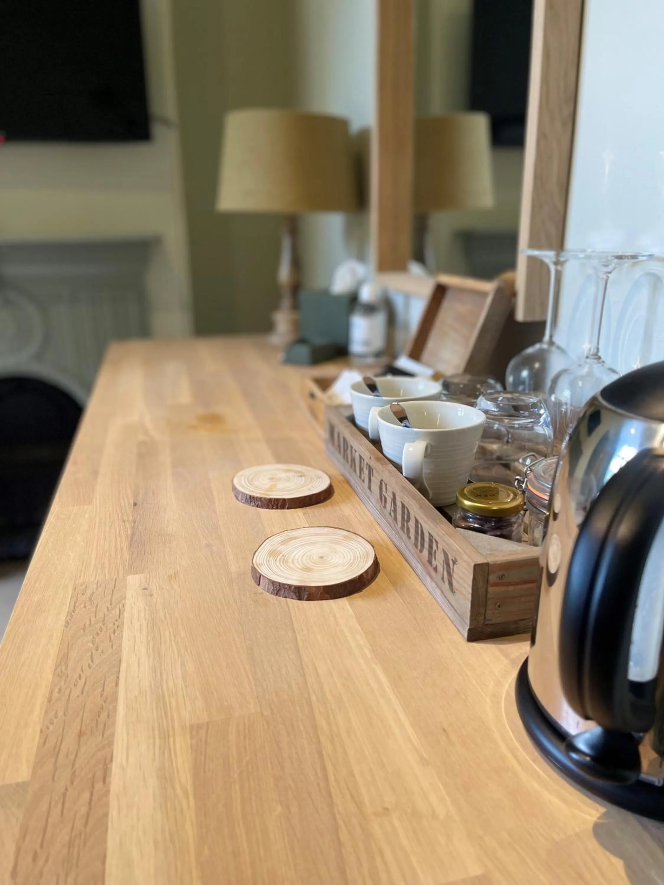 Coffee/tea facilities in Riverside Inn, Aymestrey