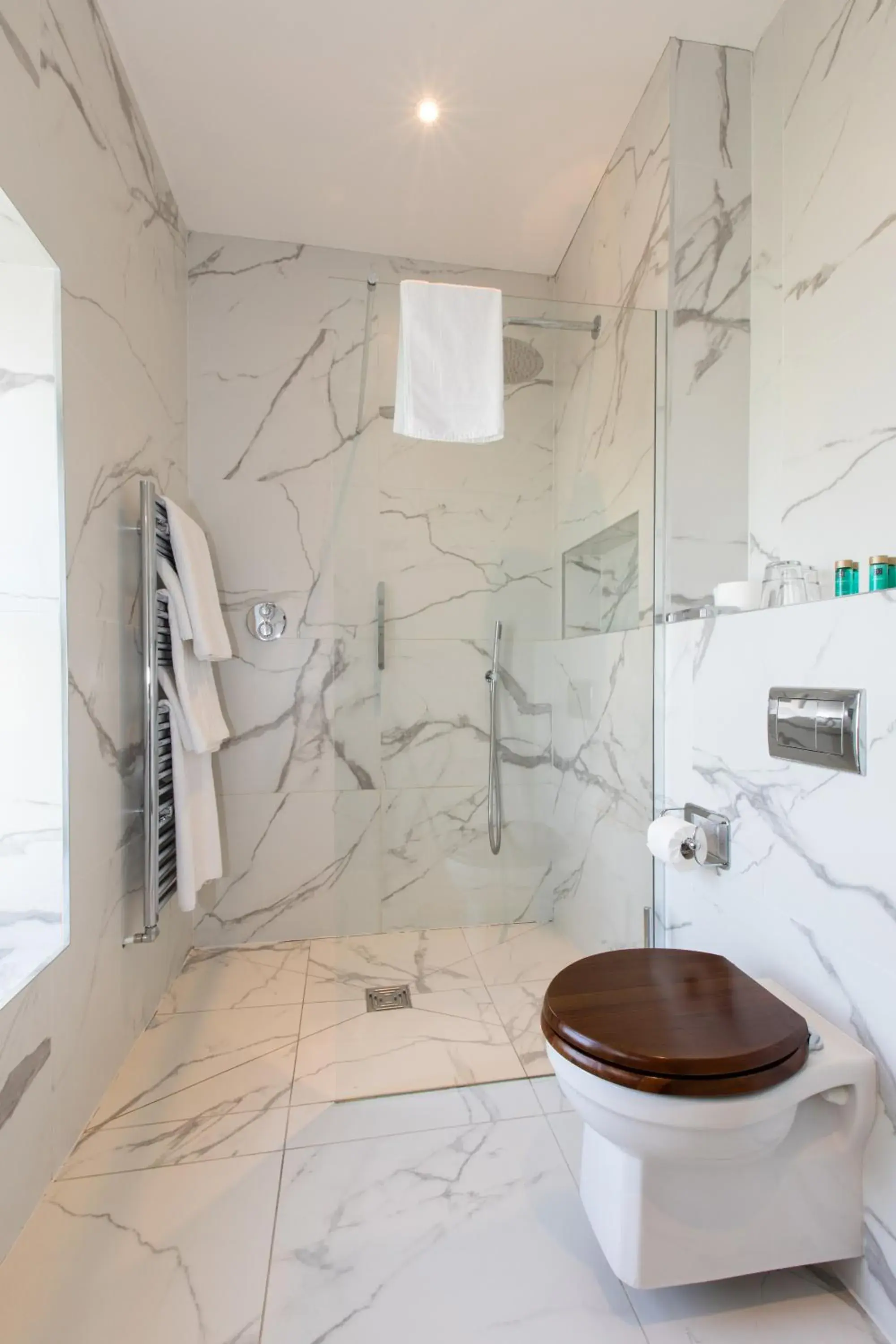 Double or Twin Room in Silken Thomas Accommodation Double or Twin Room in Silken Thomas Accommodation