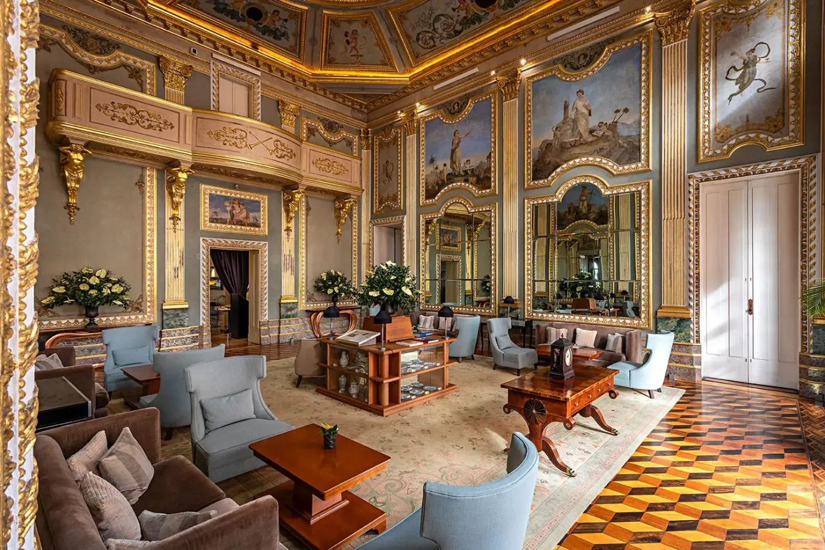 Living room in Pestana Palacio do Freixo, Pousada & National Monument - The Leading Hotels of the World Living room in Pestana Palacio do Freixo, Pousada & National Monument - The Leading Hotels of the World
