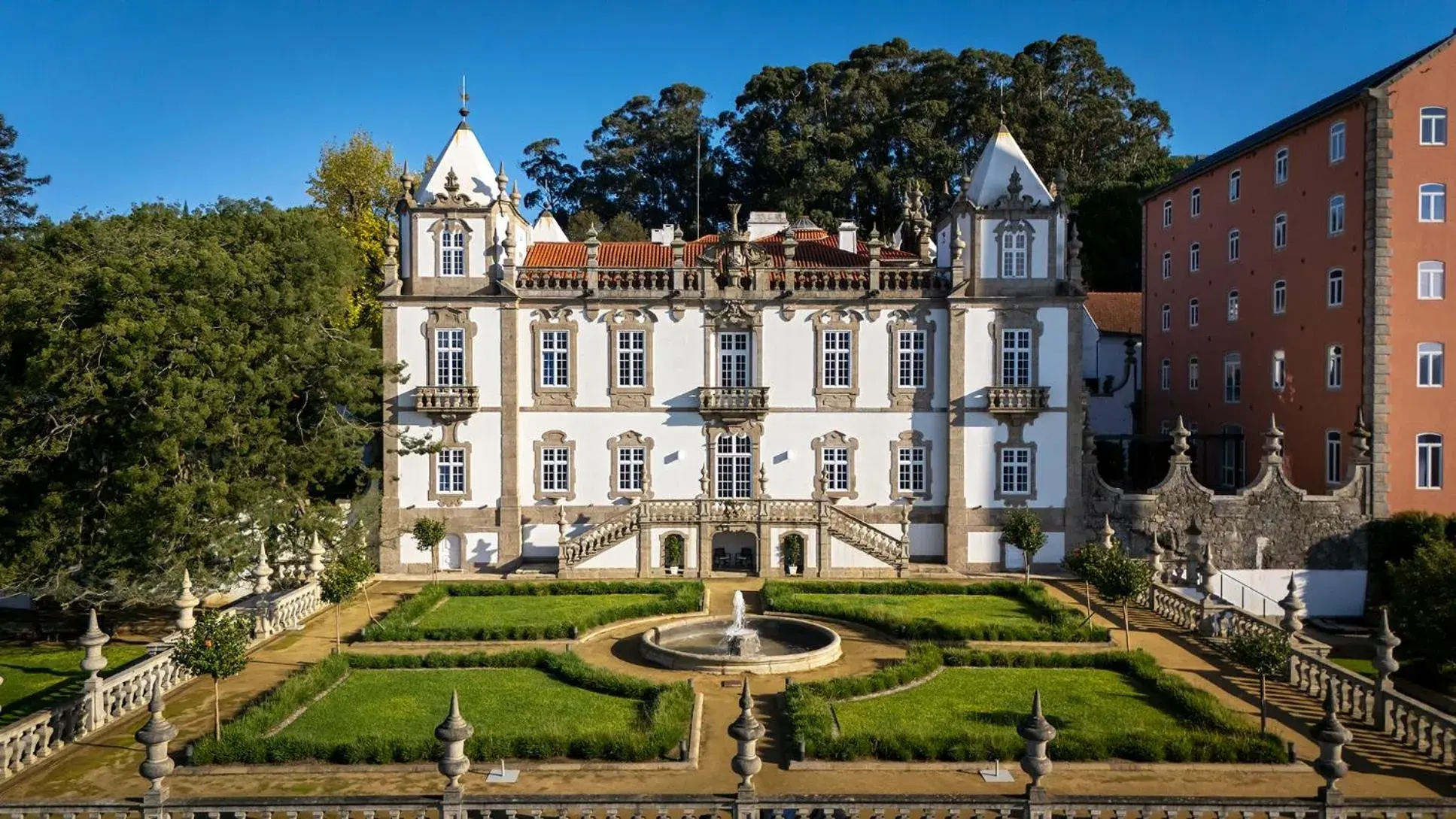 Bird's eye view in Pestana Palacio do Freixo, Pousada & National Monument - The Leading Hotels of the World Bird's eye view in Pestana Palacio do Freixo, Pousada & National Monument - The Leading Hotels of the World