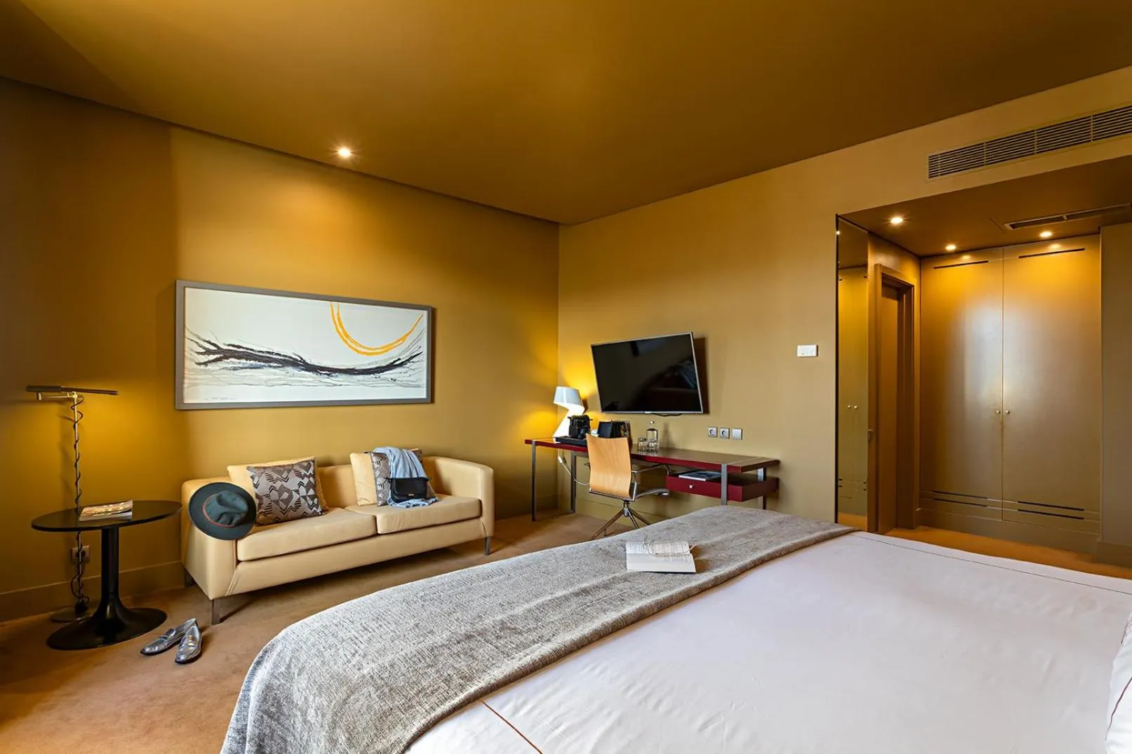 Bedroom, Bed in Pestana Palacio do Freixo, Pousada & National Monument - The Leading Hotels of the World