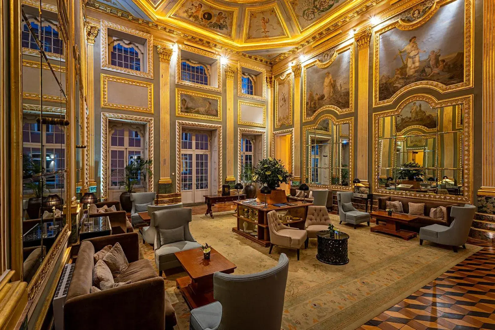 Living room in Pestana Palacio do Freixo, Pousada & National Monument - The Leading Hotels of the World Living room in Pestana Palacio do Freixo, Pousada & National Monument - The Leading Hotels of the World