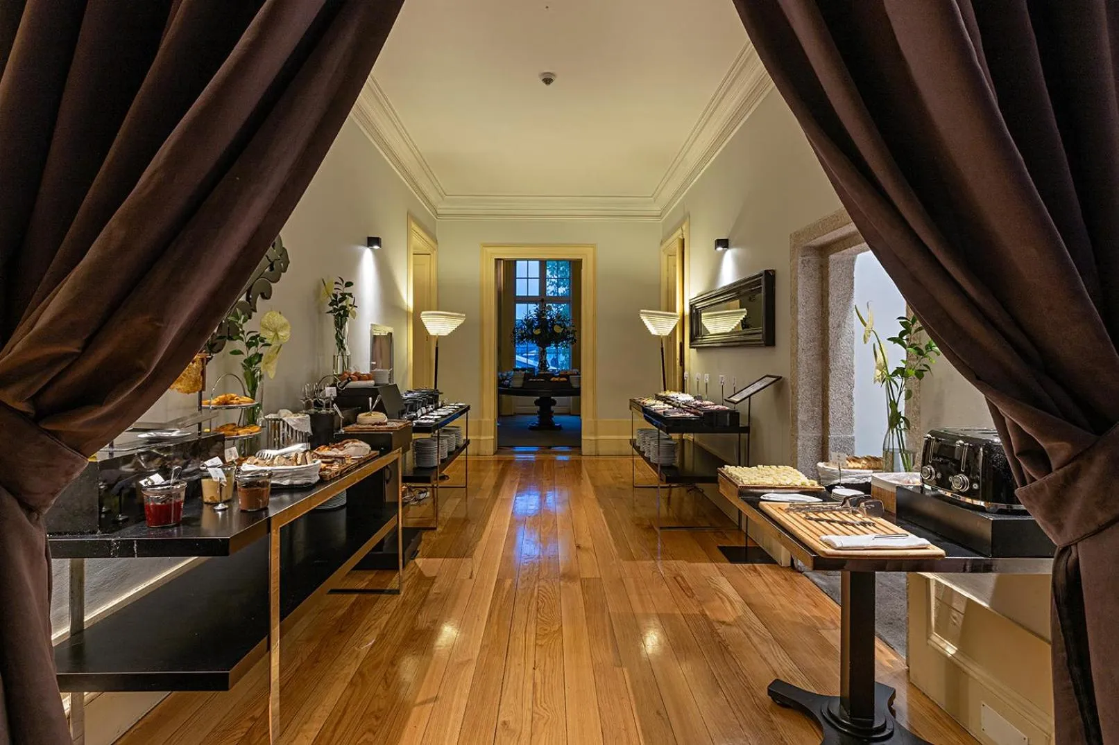 Buffet breakfast in Pestana Palacio do Freixo, Pousada & National Monument - The Leading Hotels of the World