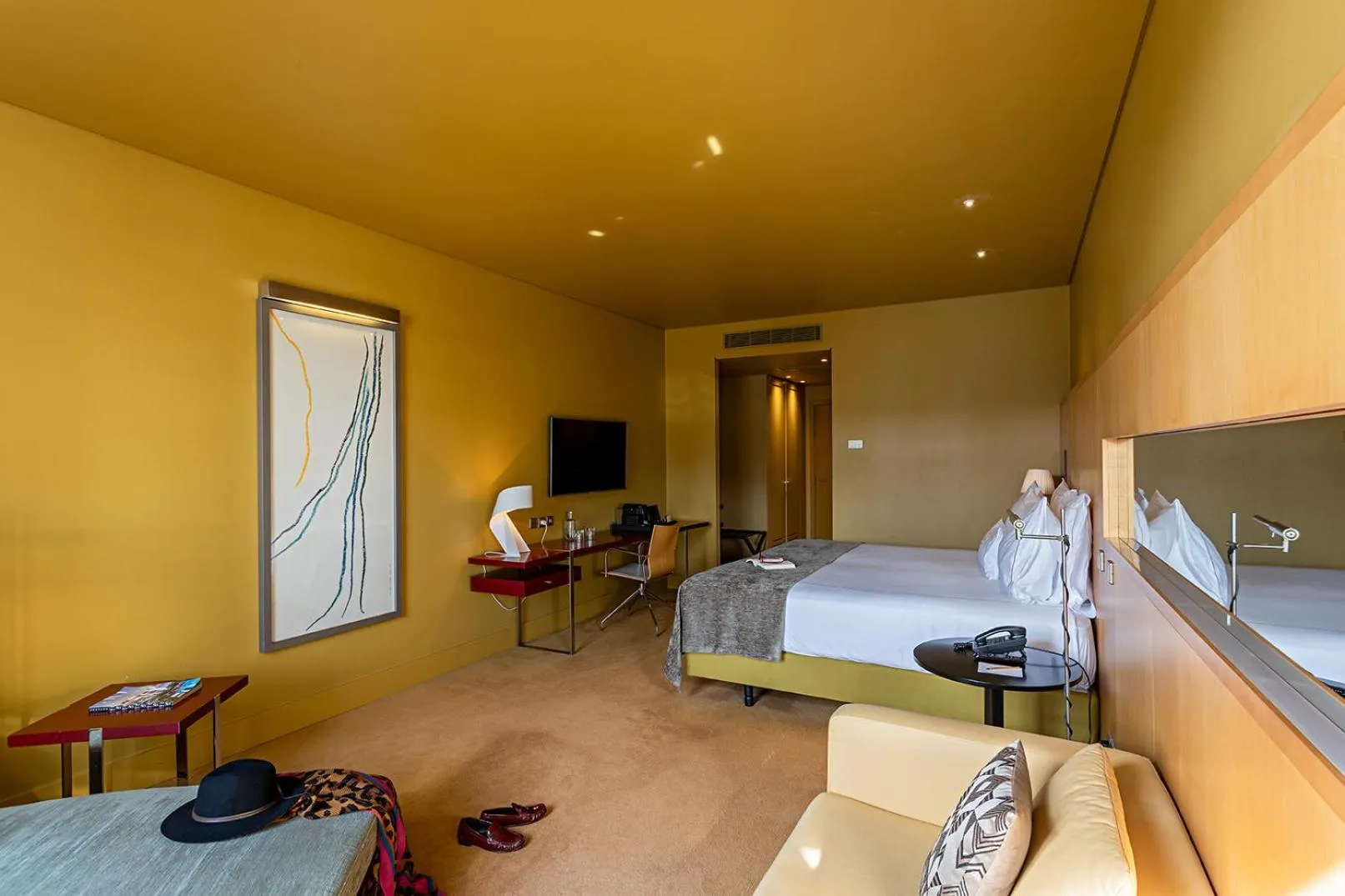 Bedroom, Bed in Pestana Palacio do Freixo, Pousada & National Monument - The Leading Hotels of the World