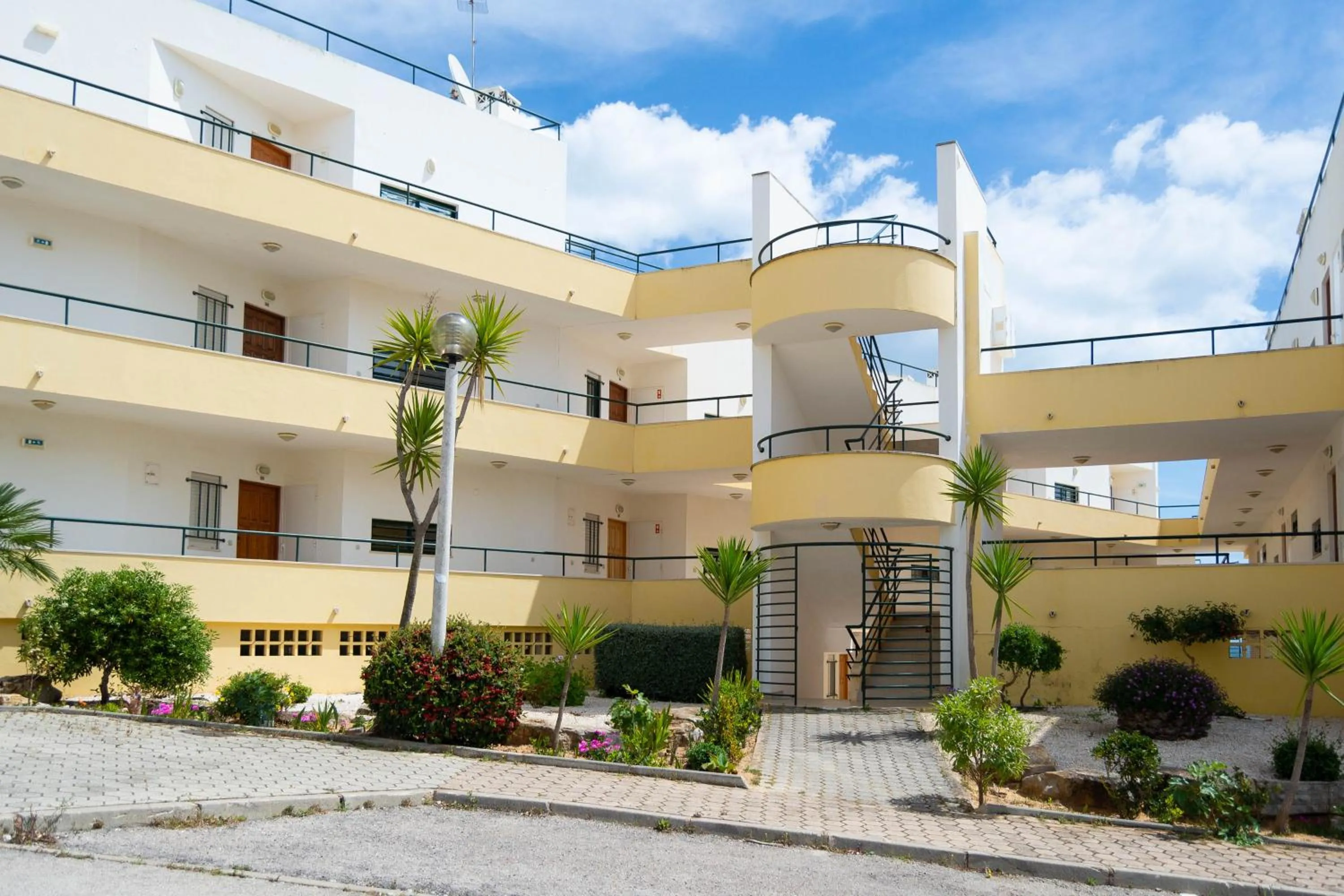 Facade/entrance in Clube Meia Praia