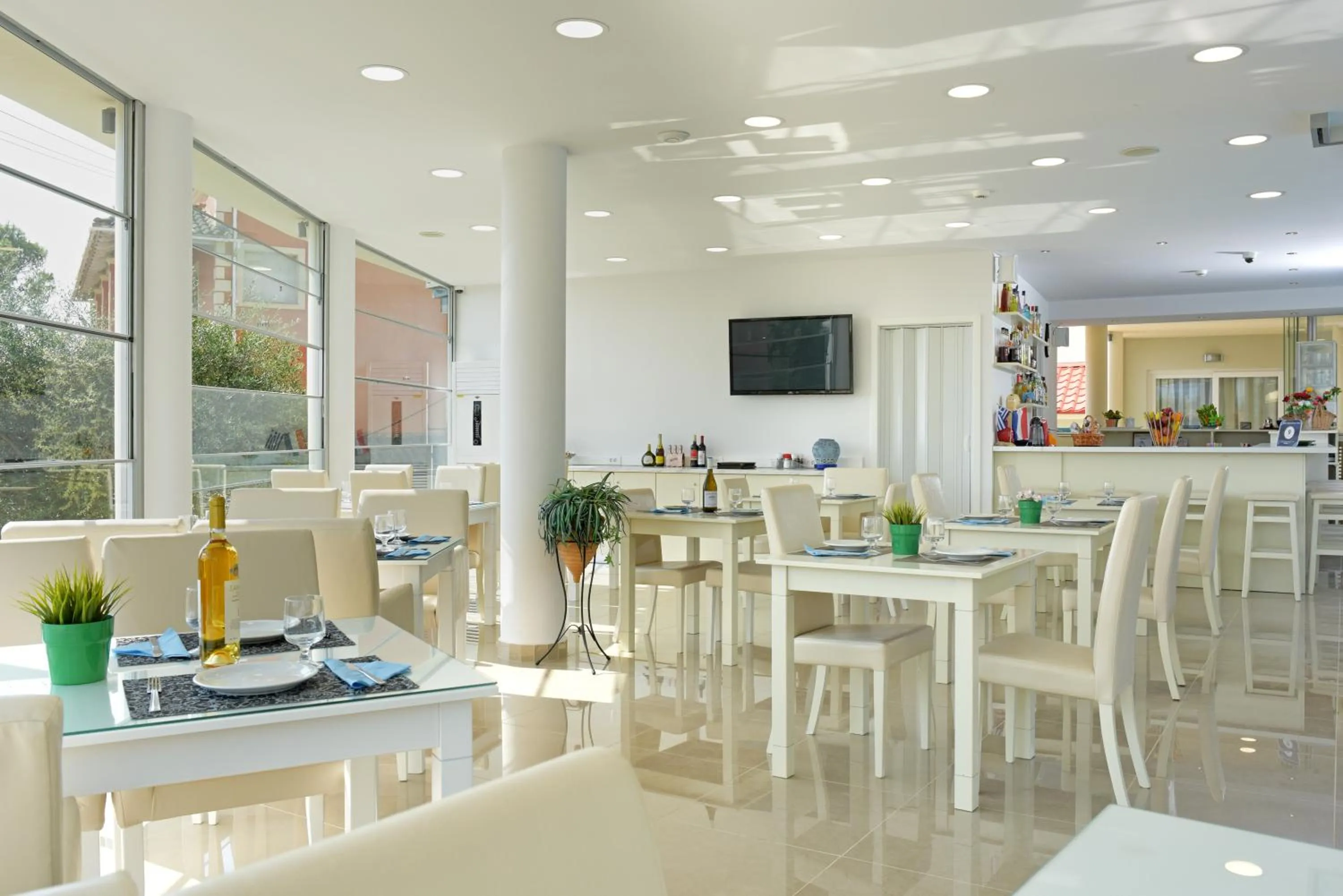 Restaurant/places to eat in Palapart Gikas House