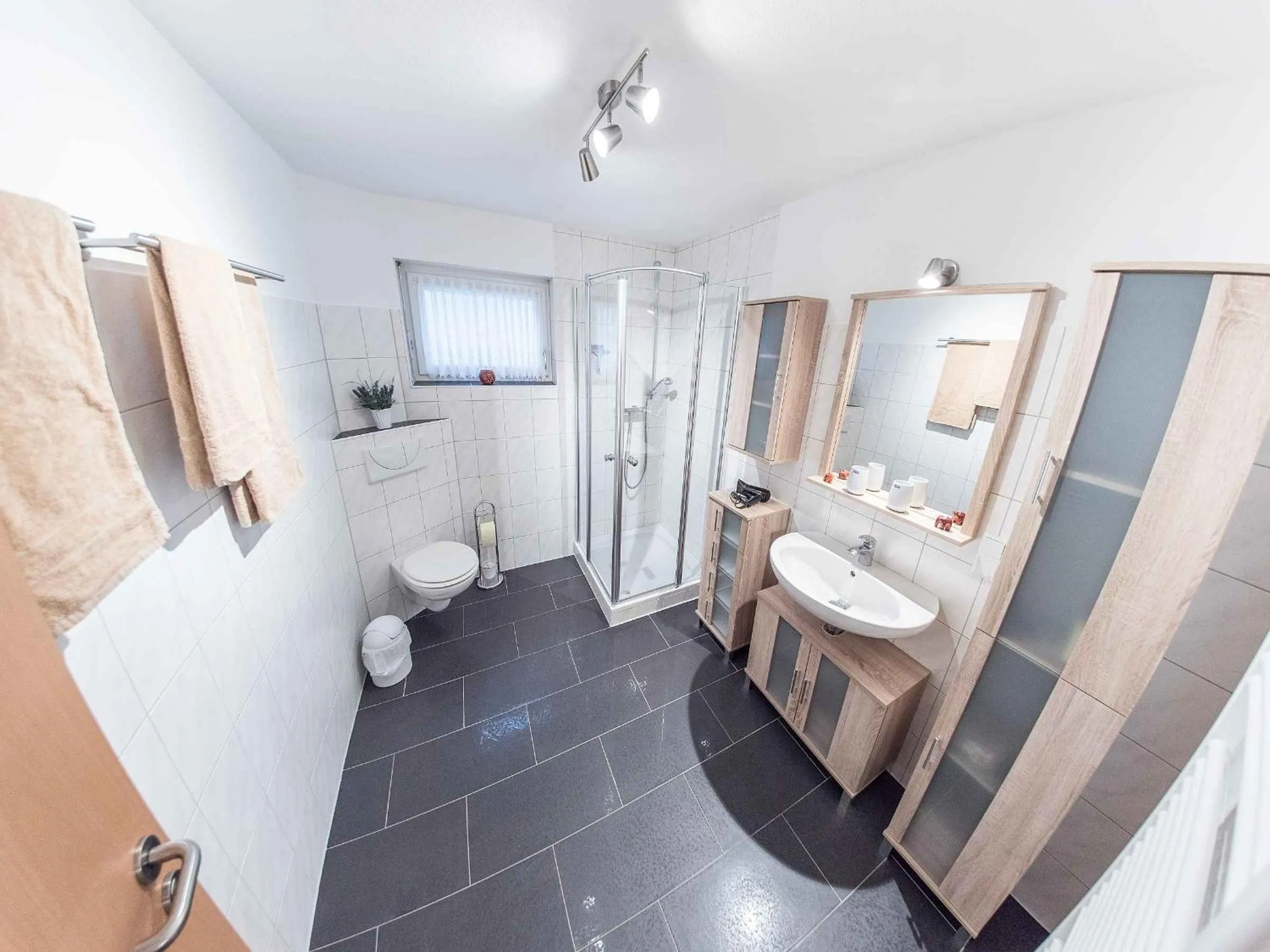 Bathroom in Ferienwohnung Mai, 63qm