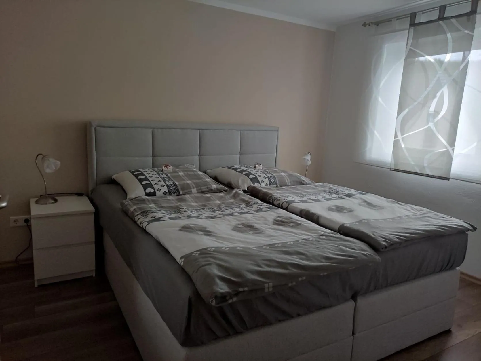 Living room, Bed in Ferienwohnung Mai, 63qm