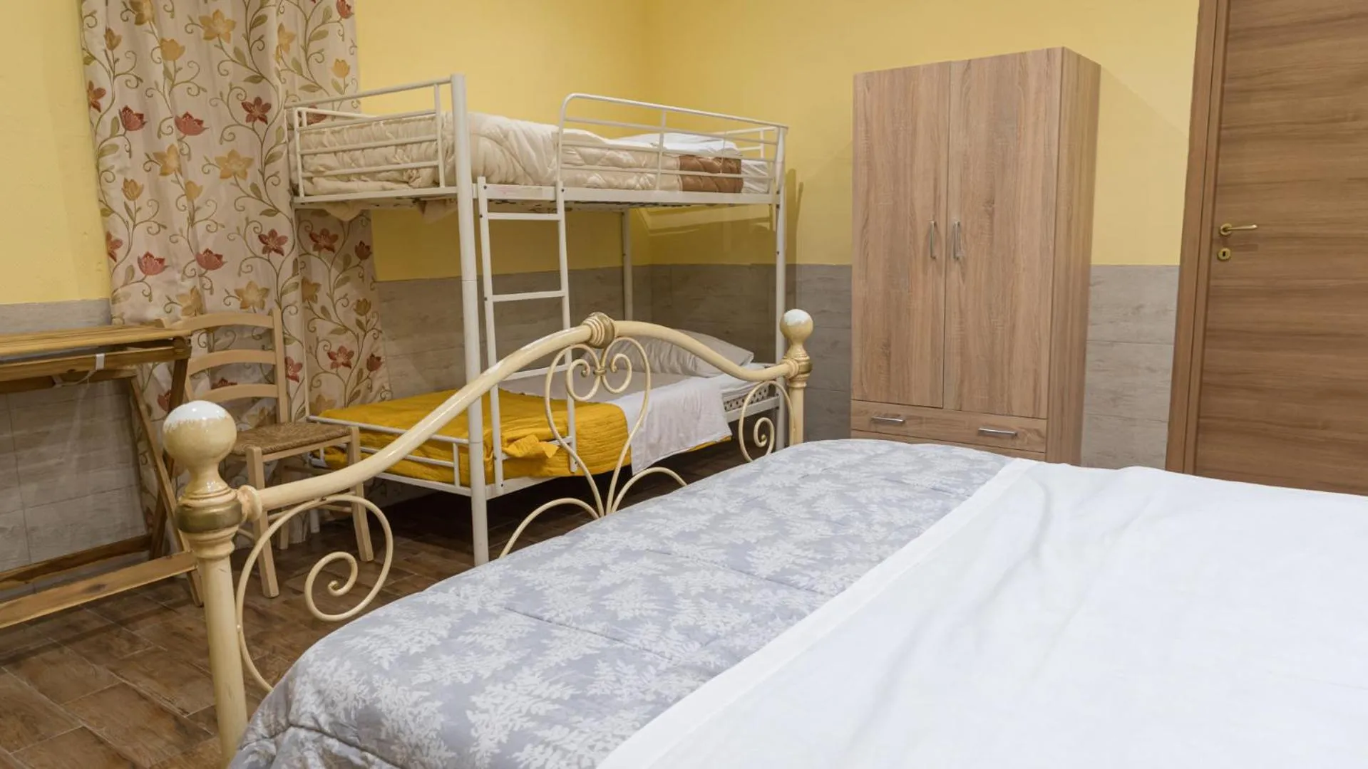 Photo of the whole room, Bed in Dimora Delle Grotte
