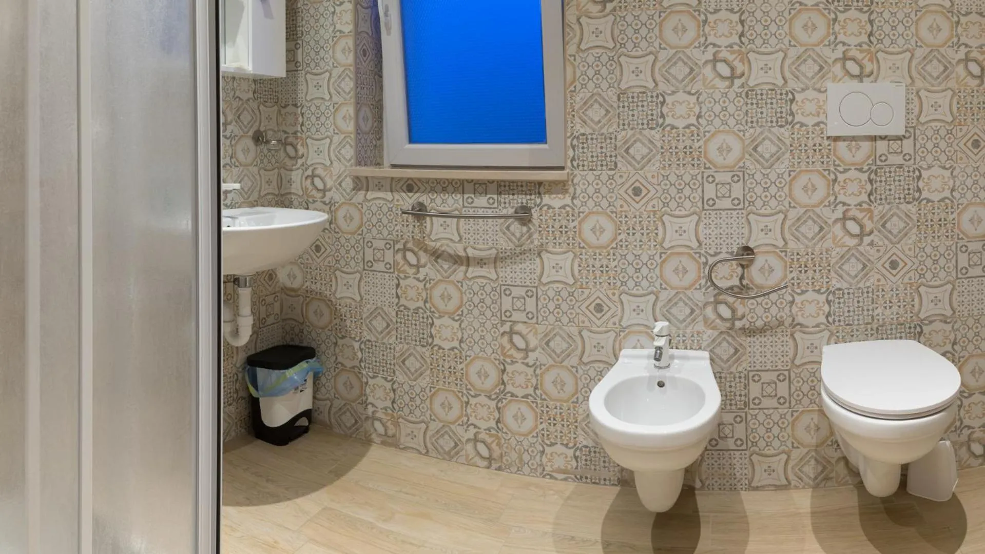 Shower in Dimora Delle Grotte
