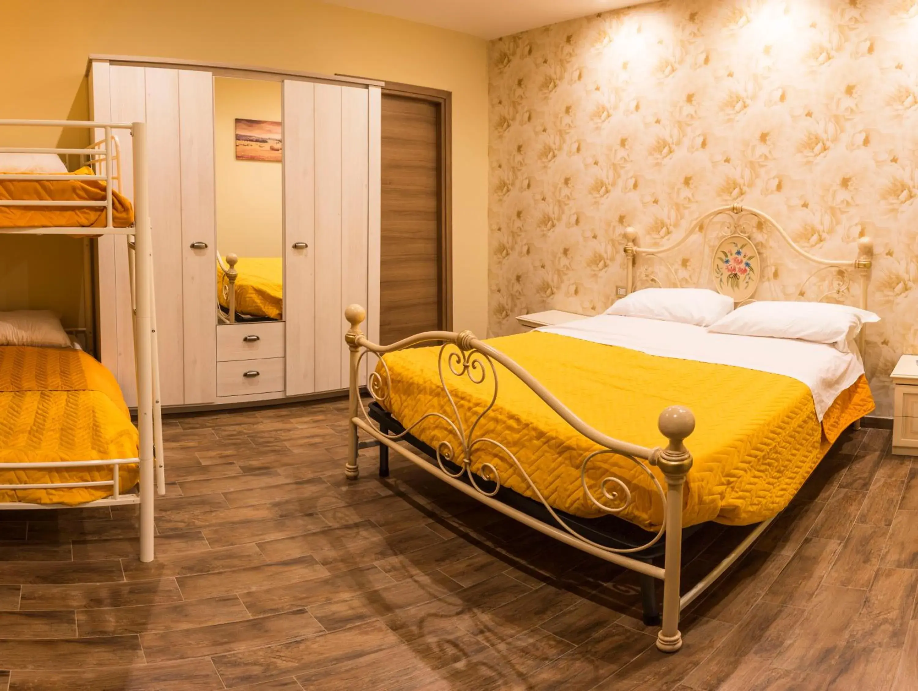Quadruple Room with Private Bathroom in Dimora Delle Grotte Quadruple Room with Private Bathroom in Dimora Delle Grotte
