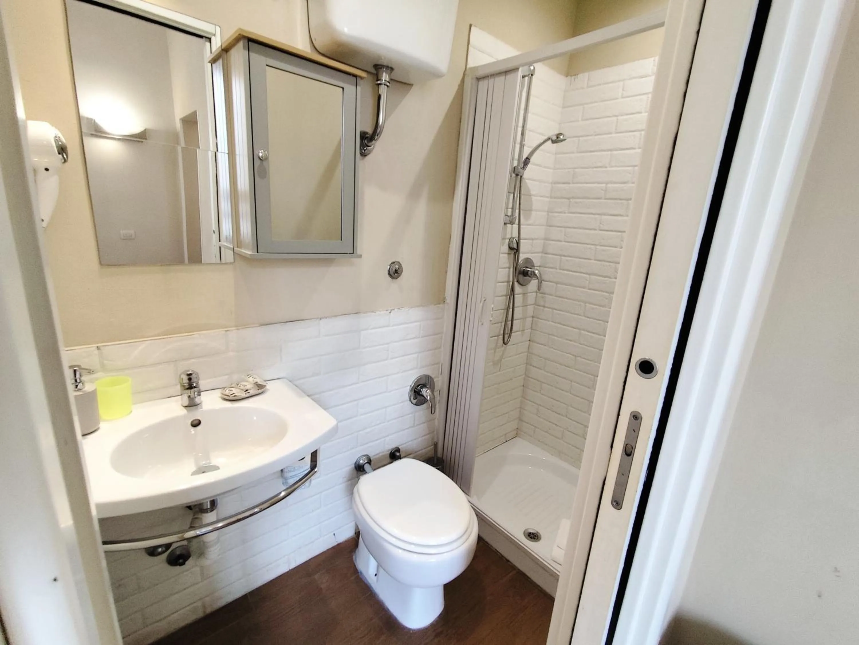 Shower in Milazzo23 Guesthouse