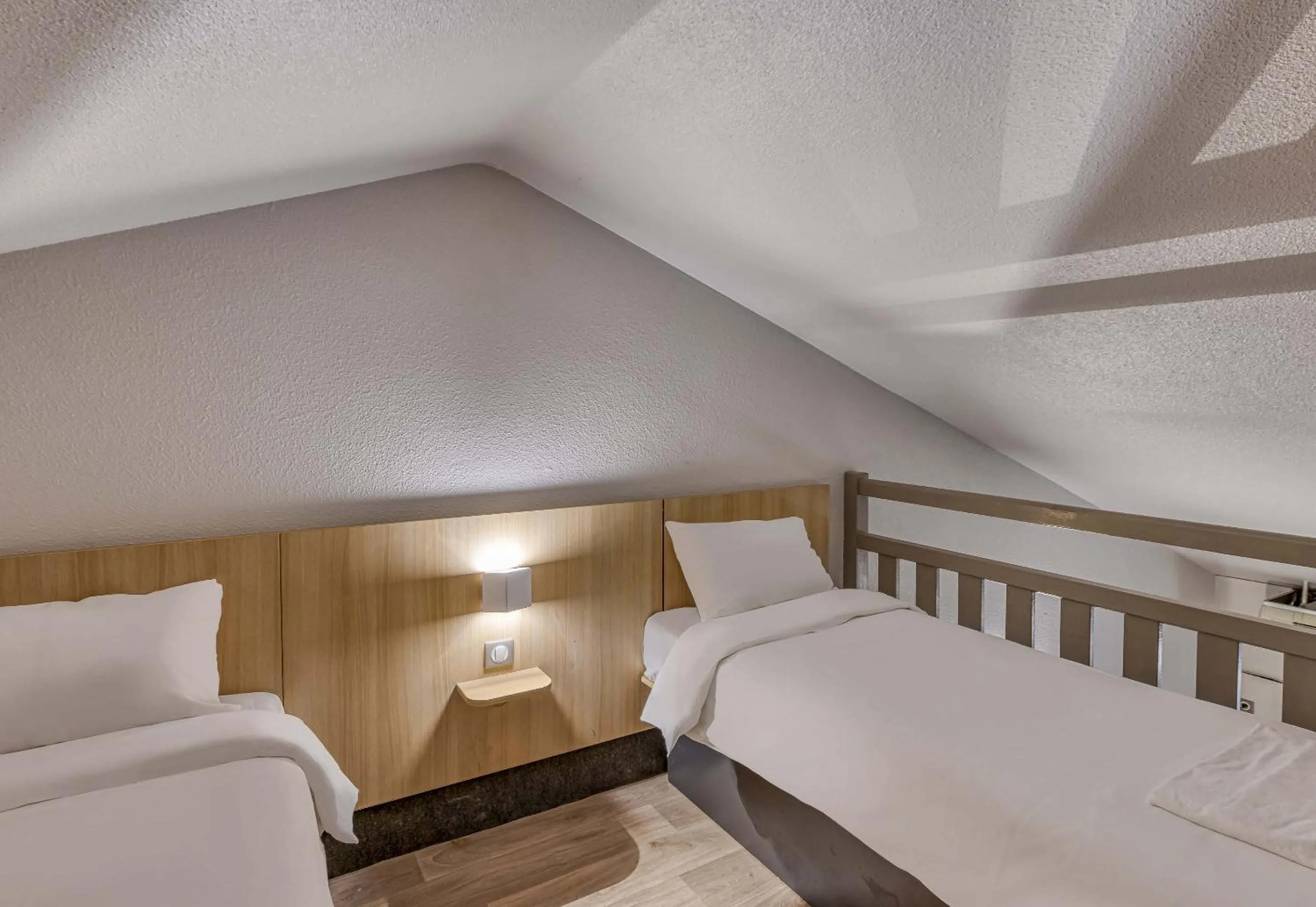 Bedroom, Bed in B&B HOTEL Bordeaux Lormont