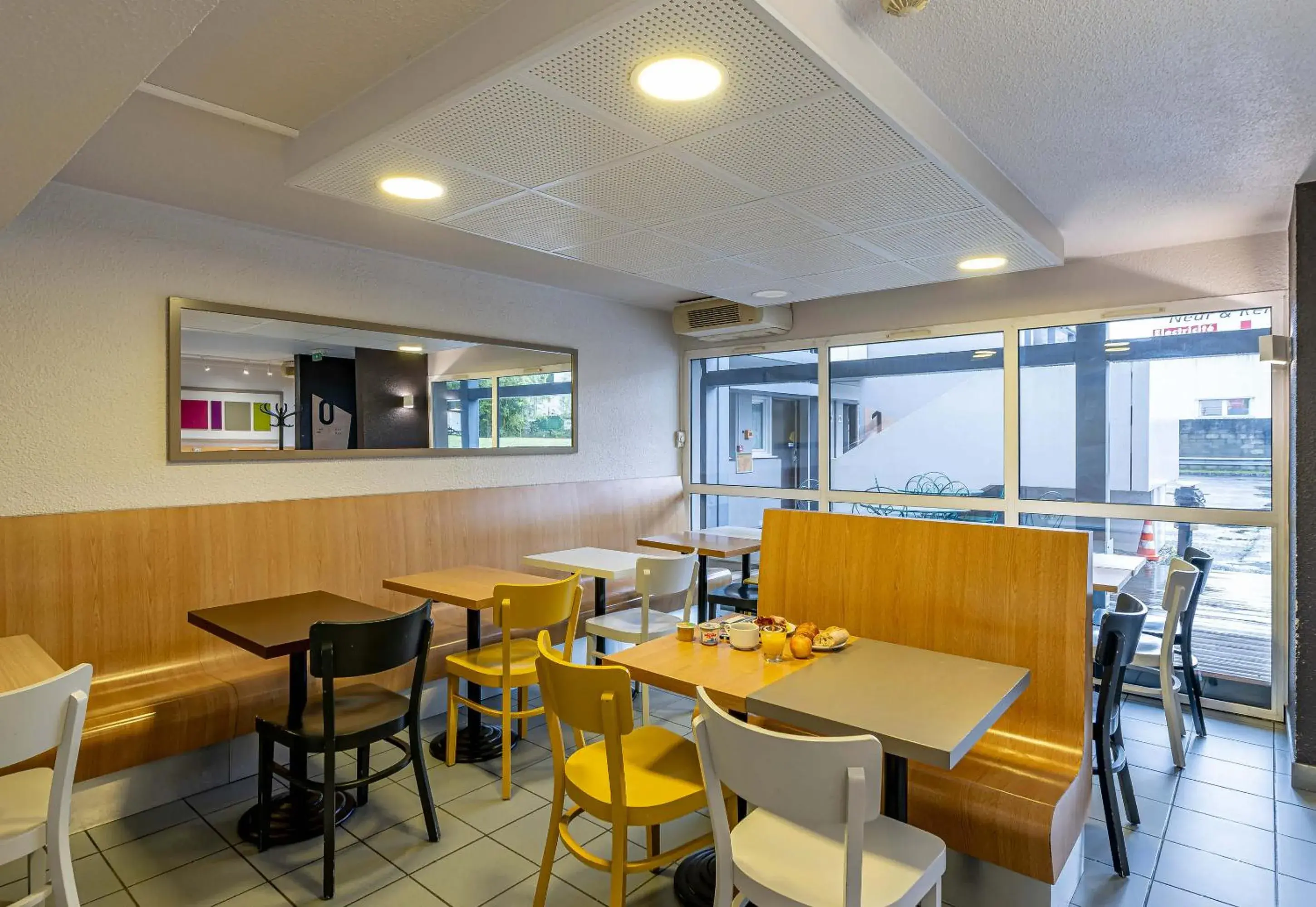 Restaurant/places to eat in B&B HOTEL Bordeaux Lormont Restaurant/places to eat in B&B HOTEL Bordeaux Lormont