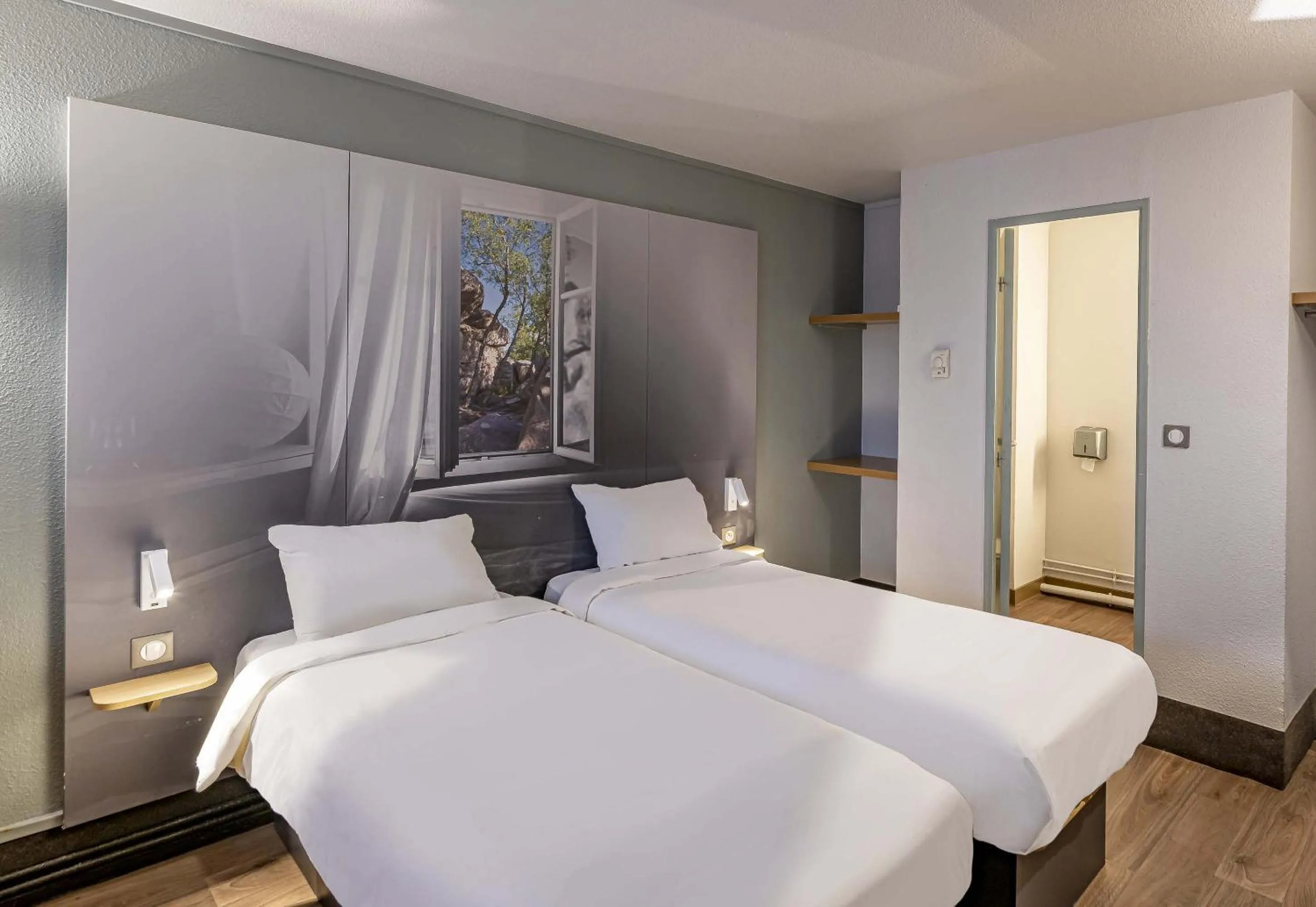 Bedroom, Bed in B&B HOTEL Bordeaux Lormont