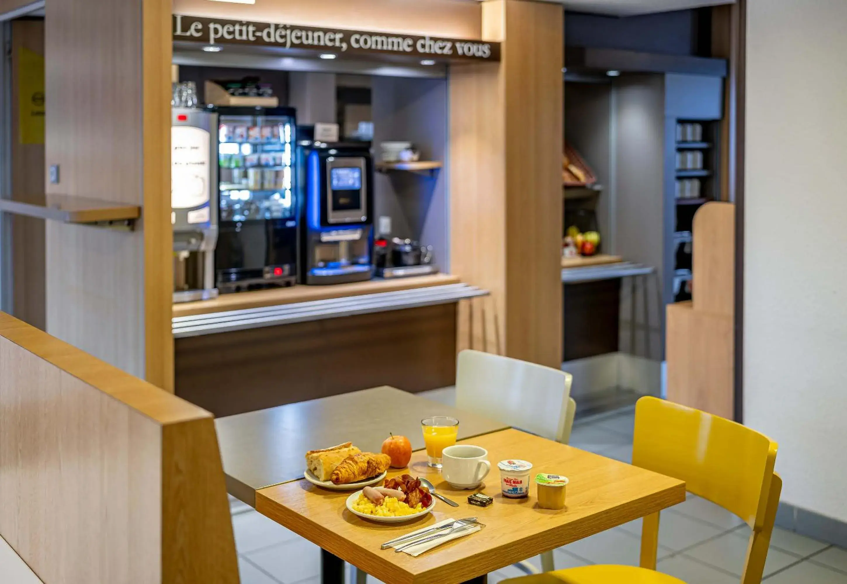 Breakfast in B&B HOTEL Bordeaux Lormont Breakfast in B&B HOTEL Bordeaux Lormont