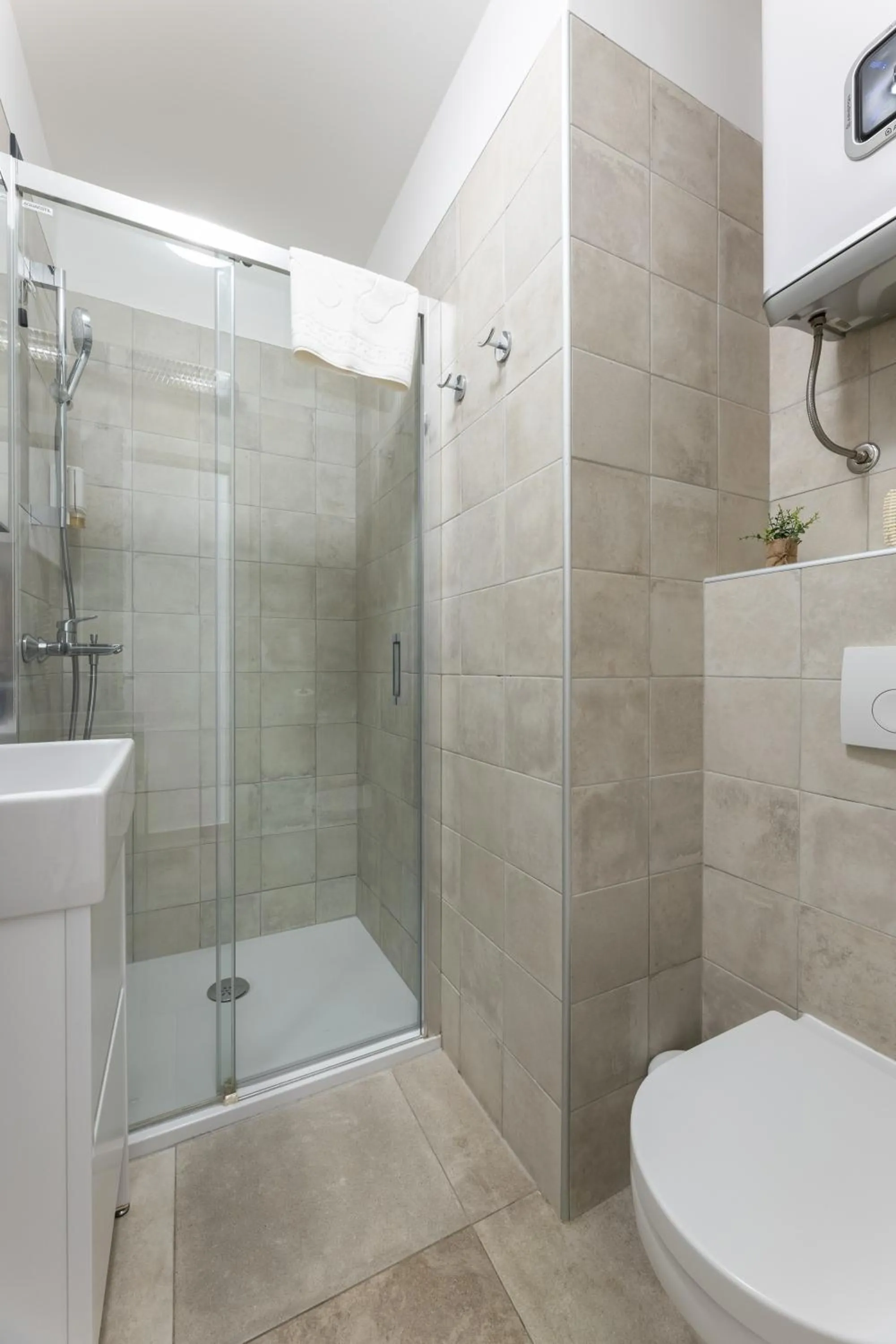 Shower in Apartments Korta