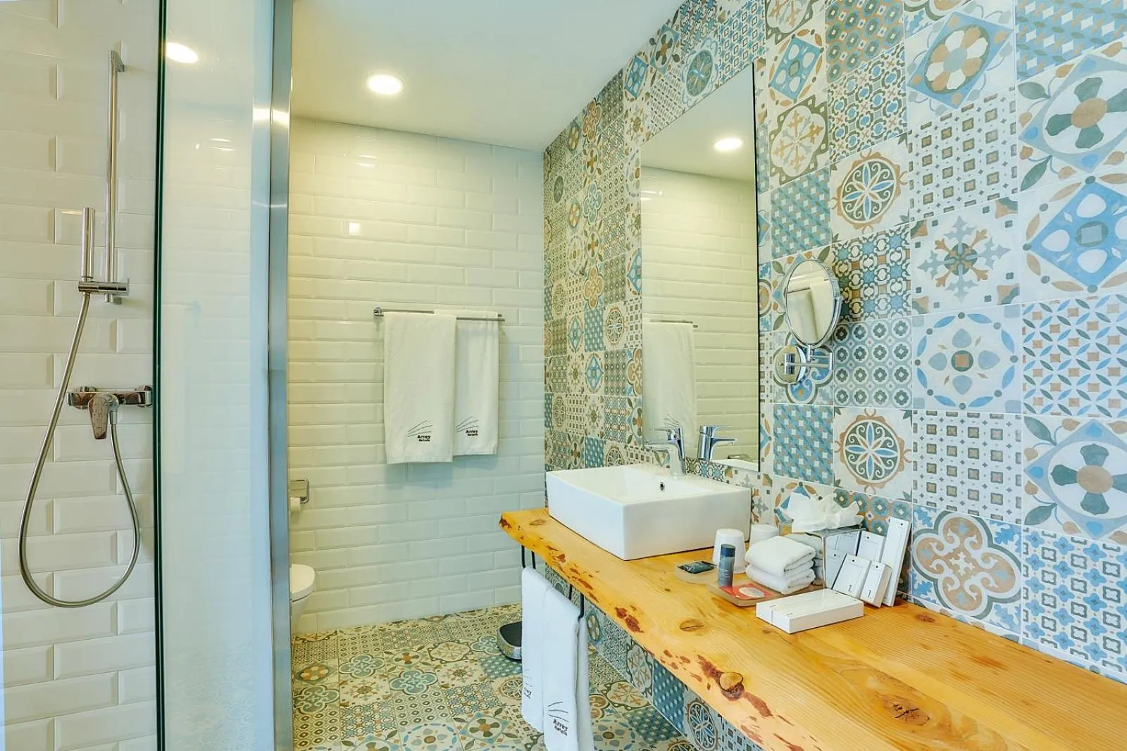 Shower in Hotel Arrey Alella