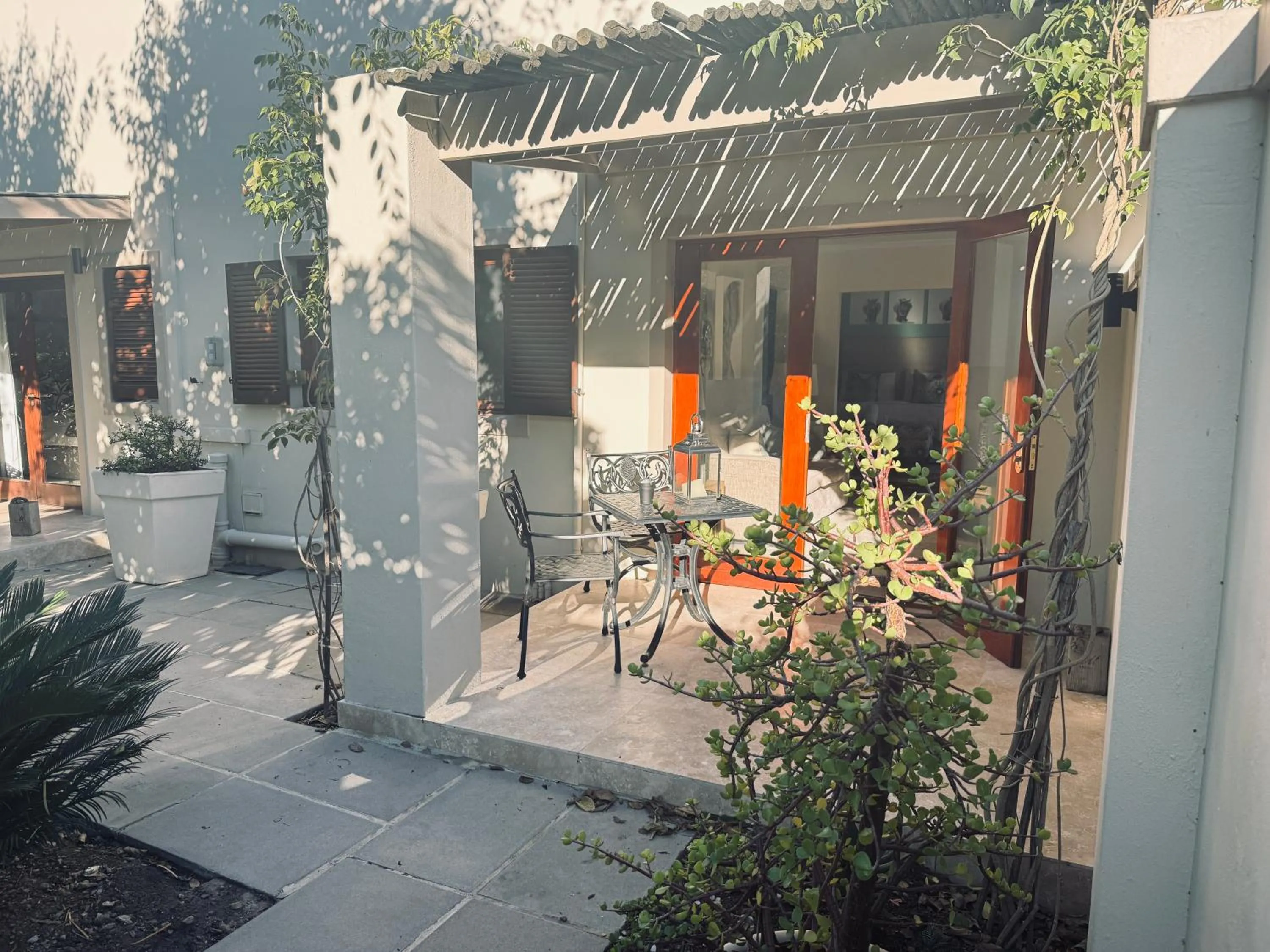 Patio in Residence Vive la Vie