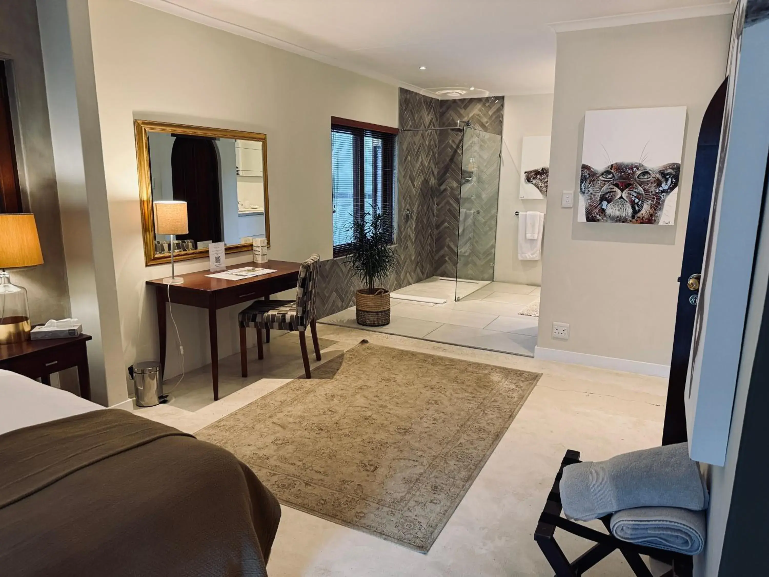 Shower, Bed in Residence Vive la Vie Shower, Bed in Residence Vive la Vie