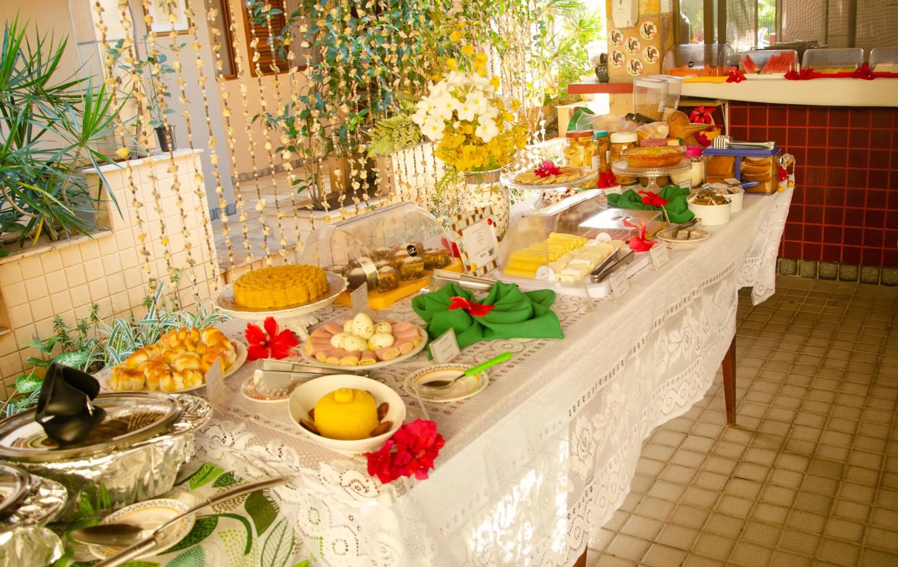 Food and drinks in Pousada das Bromélias