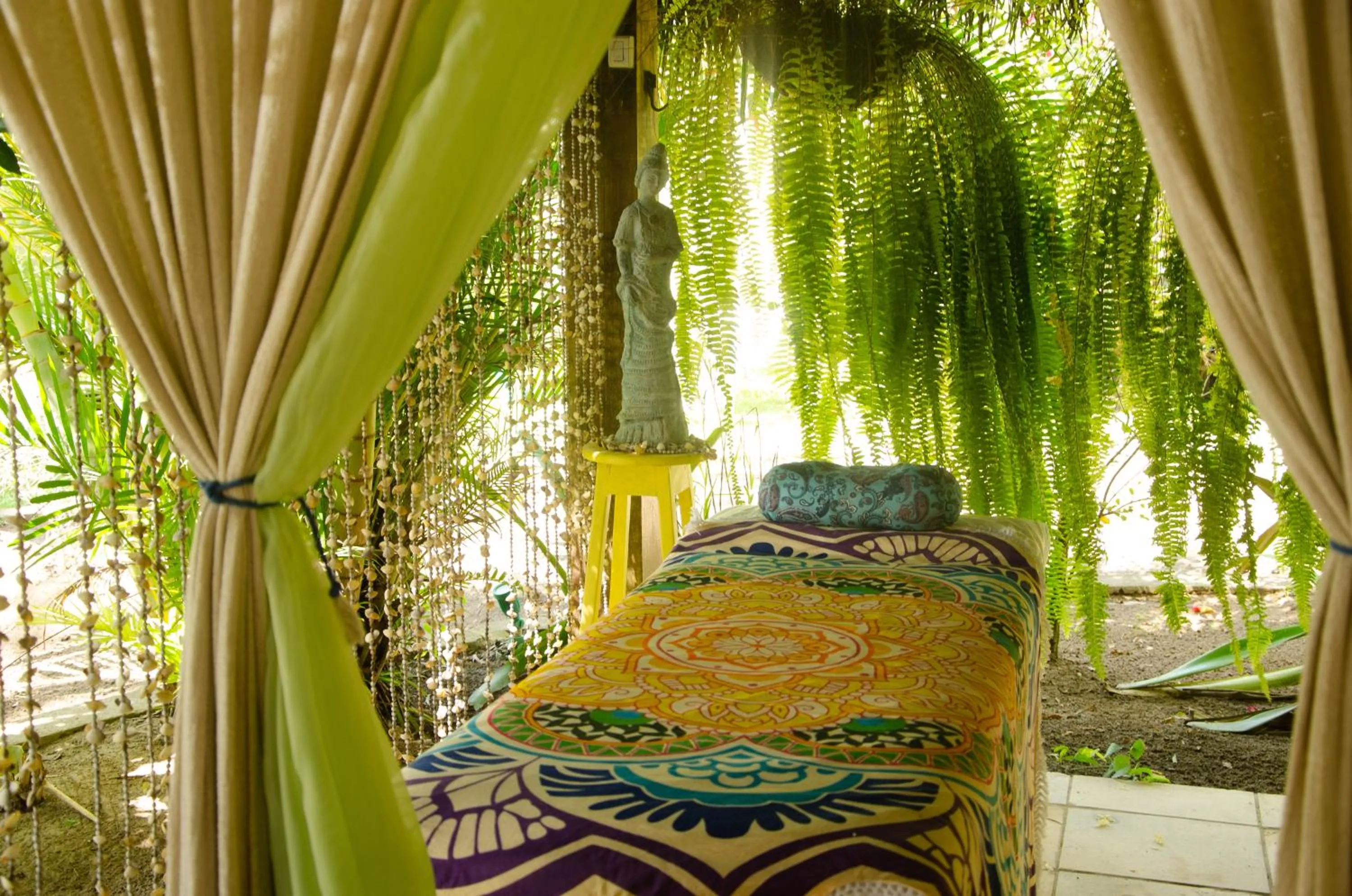 Garden, Bed in Pousada das Bromélias