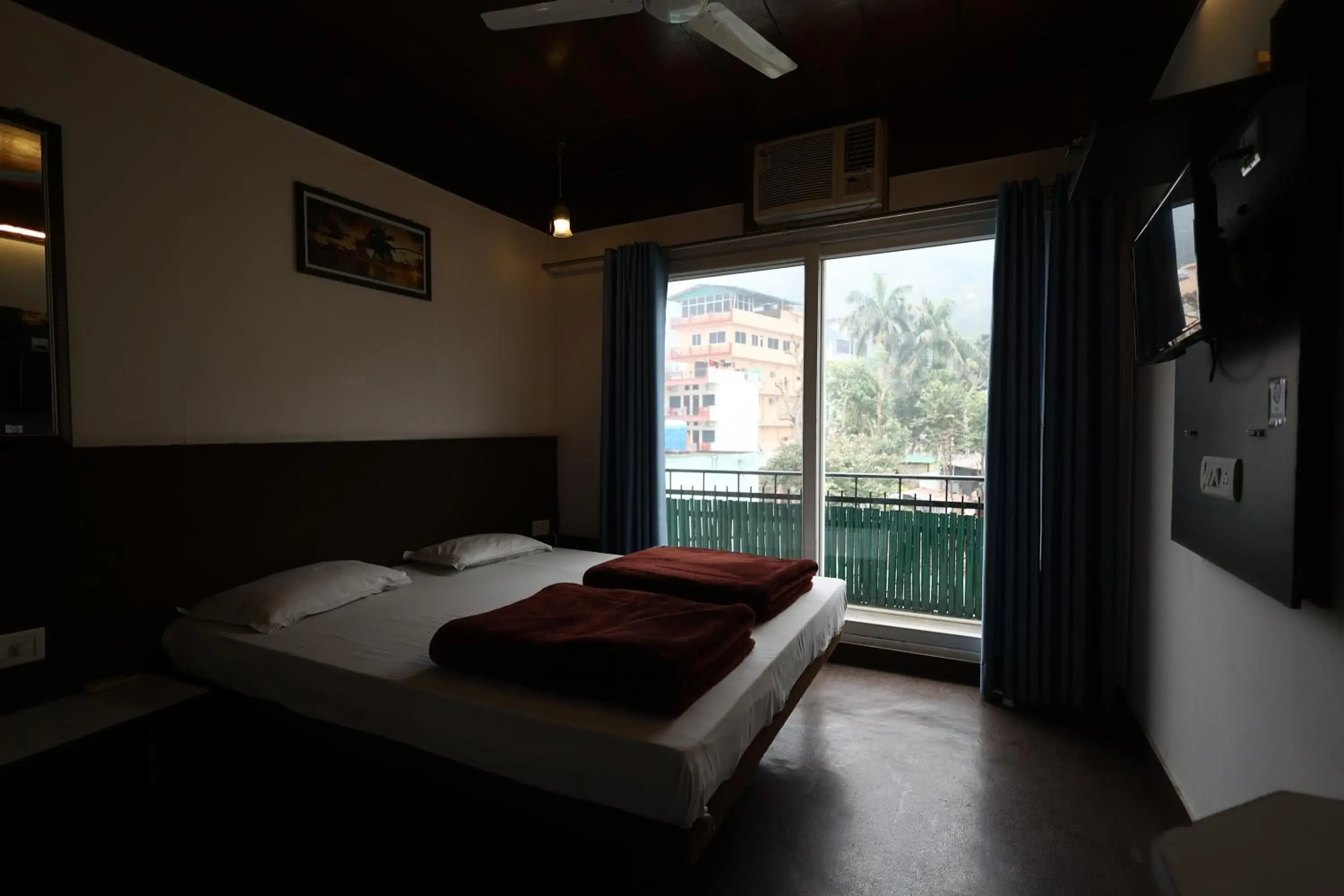 Superior Double Room with Mountain View in Hotel Moksha Superior Double Room with Mountain View in Hotel Moksha
