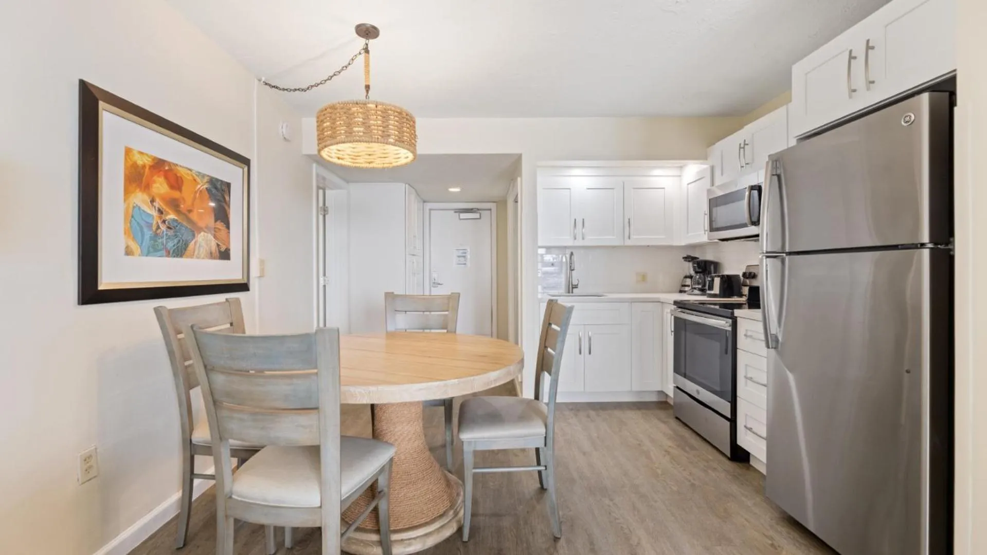 Dining area in Caloosa Cove Resort