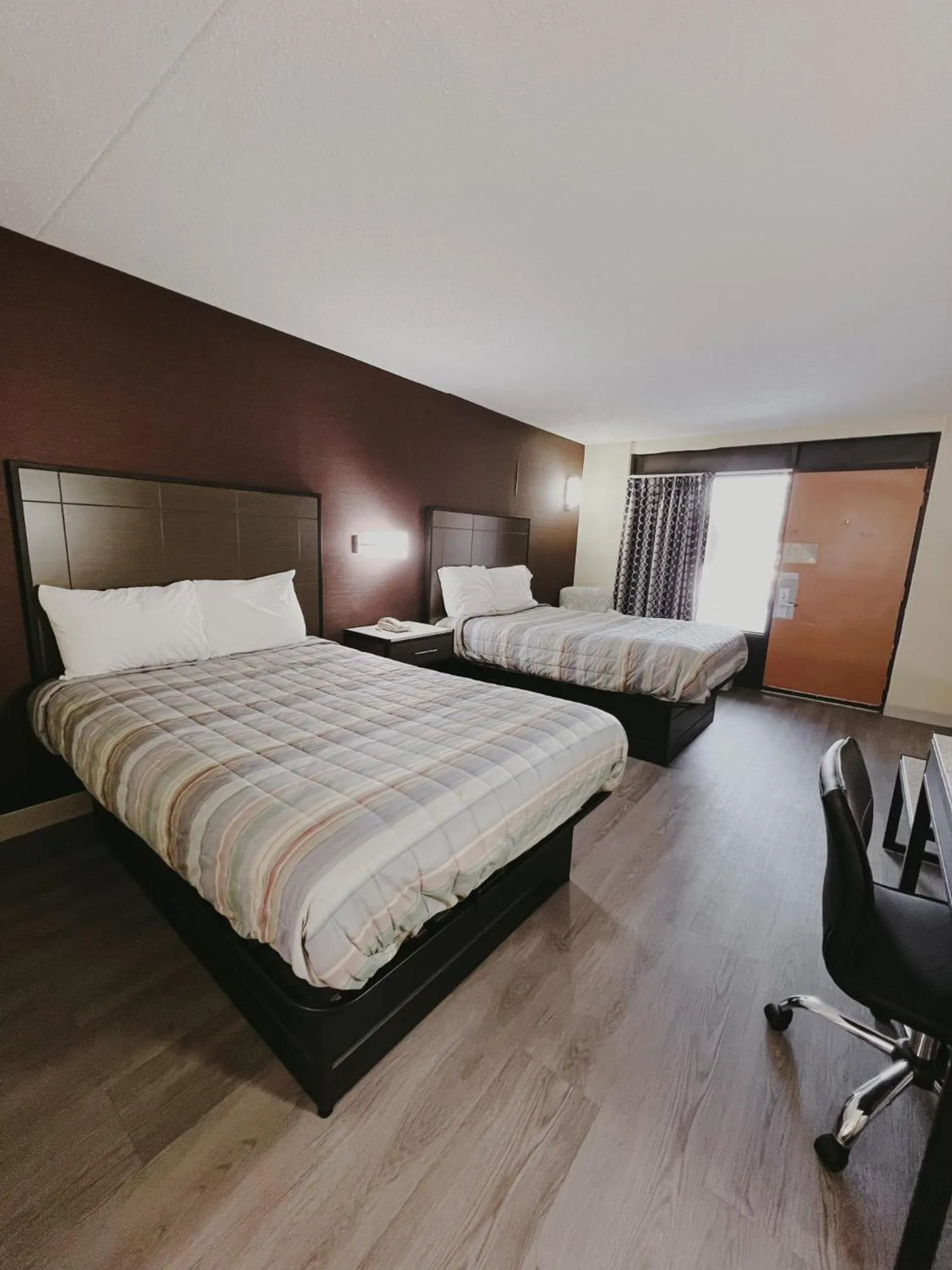 Bed in Travel Inn New Castle Airport