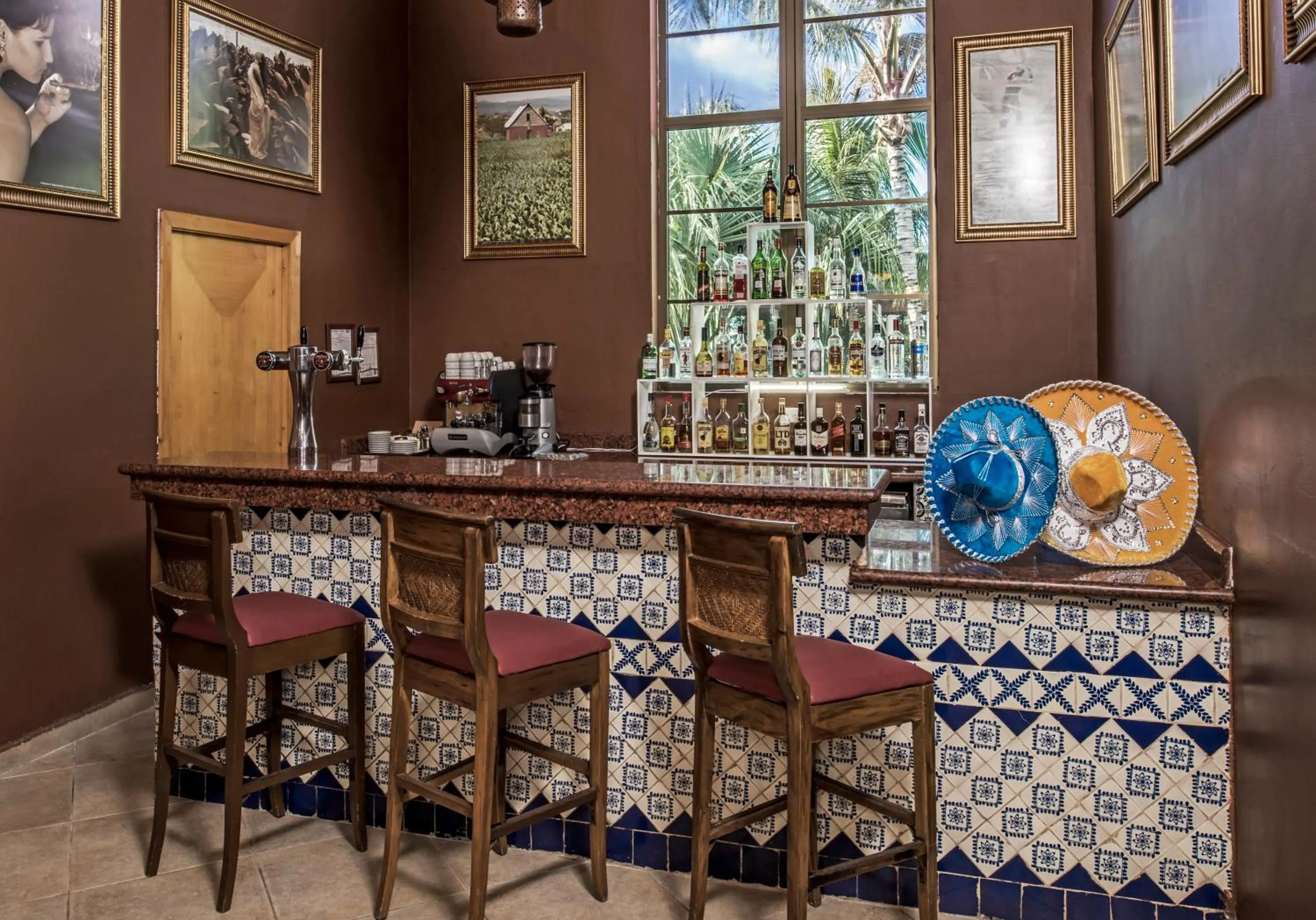 Lounge or bar in Iberostar Selection Paraíso Maya - All Inclusive