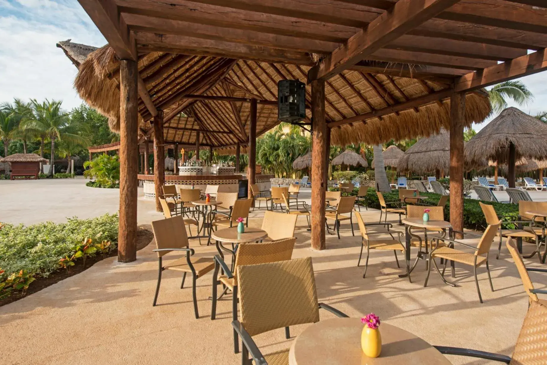 Lounge or bar in Iberostar Selection Paraíso Maya - All Inclusive Lounge or bar in Iberostar Selection Paraíso Maya - All Inclusive