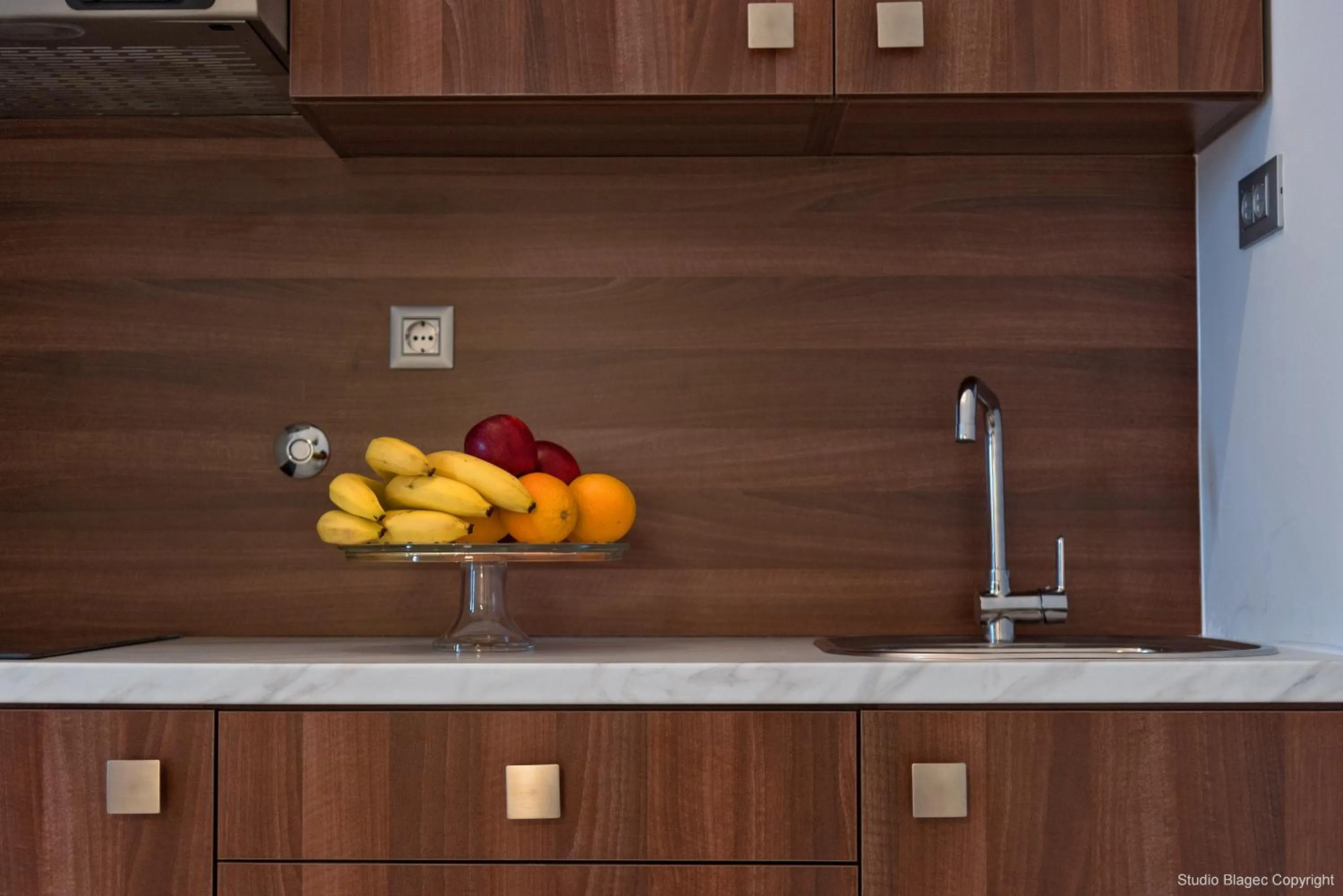 Kitchen or kitchenette in Priska Med Luxury Rooms