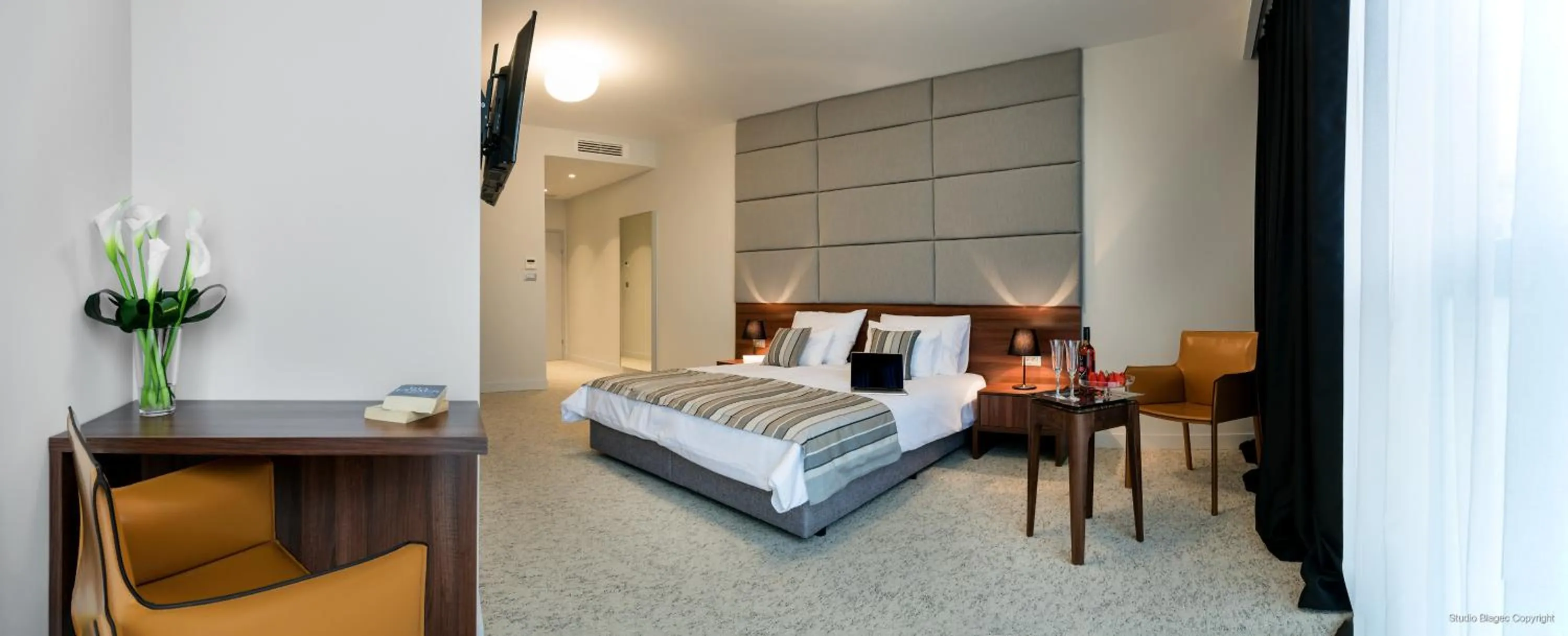 Photo of the whole room, Bed in Priska Med Luxury Rooms