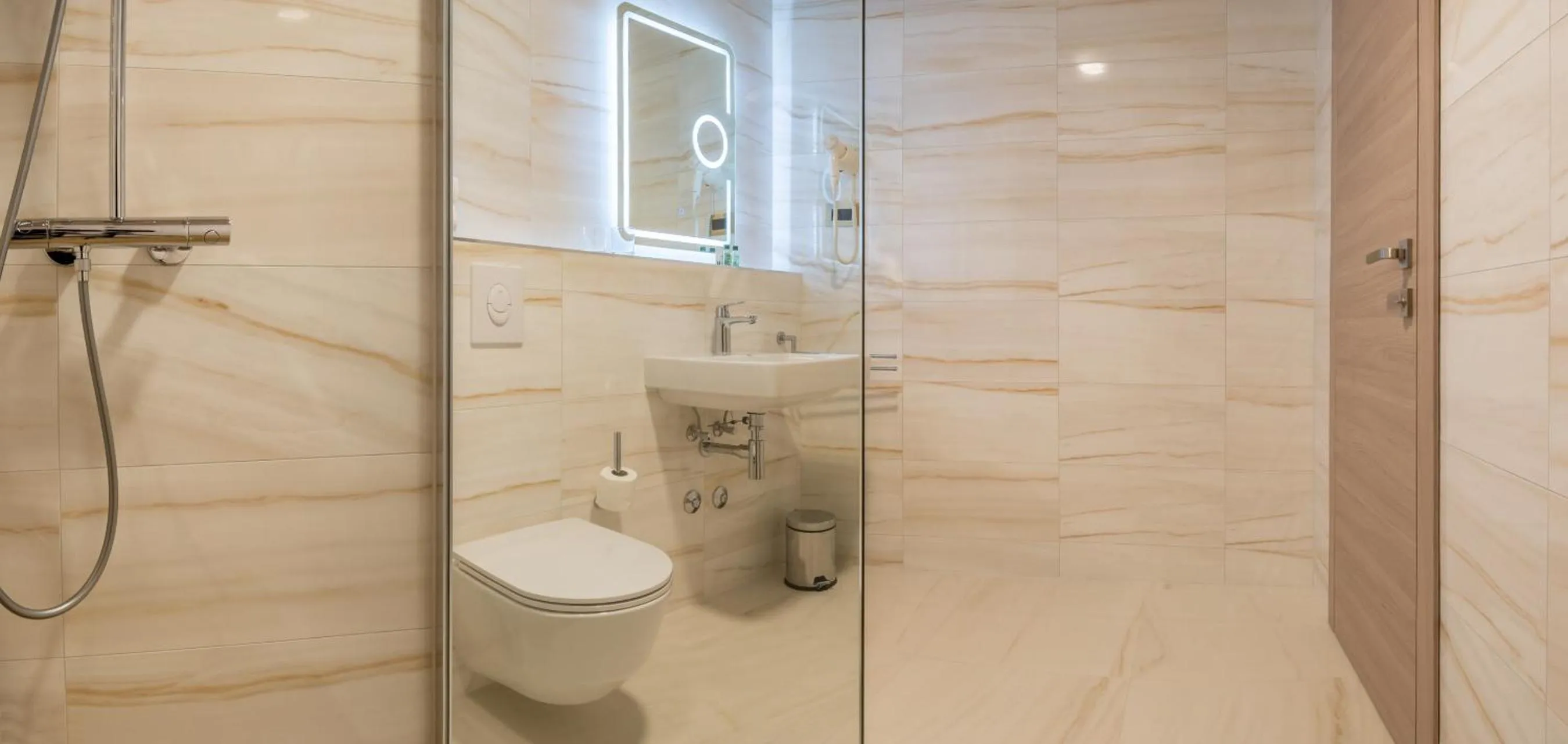 Shower in Priska Med Luxury Rooms