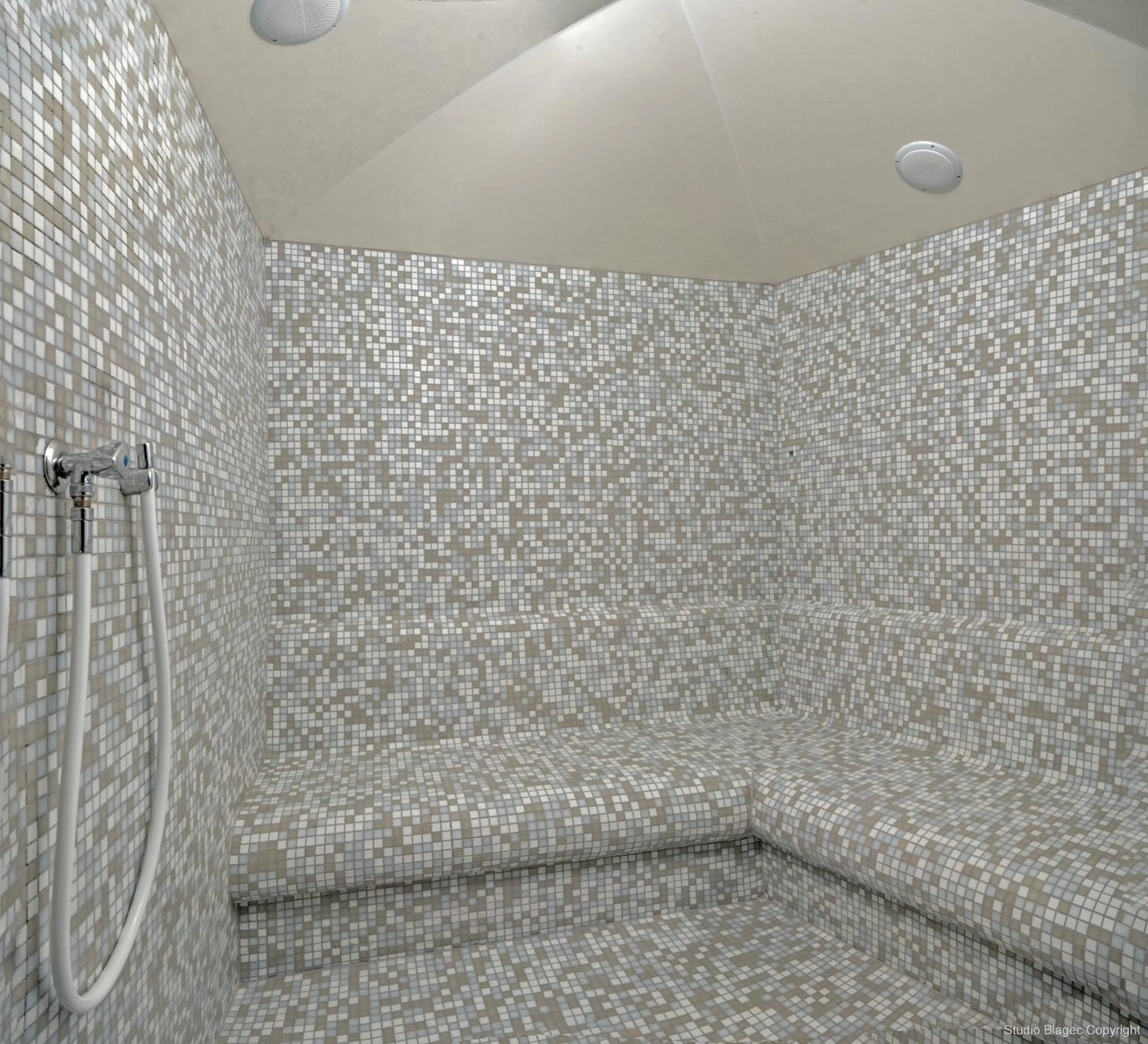 Steam room in Priska Med Luxury Rooms