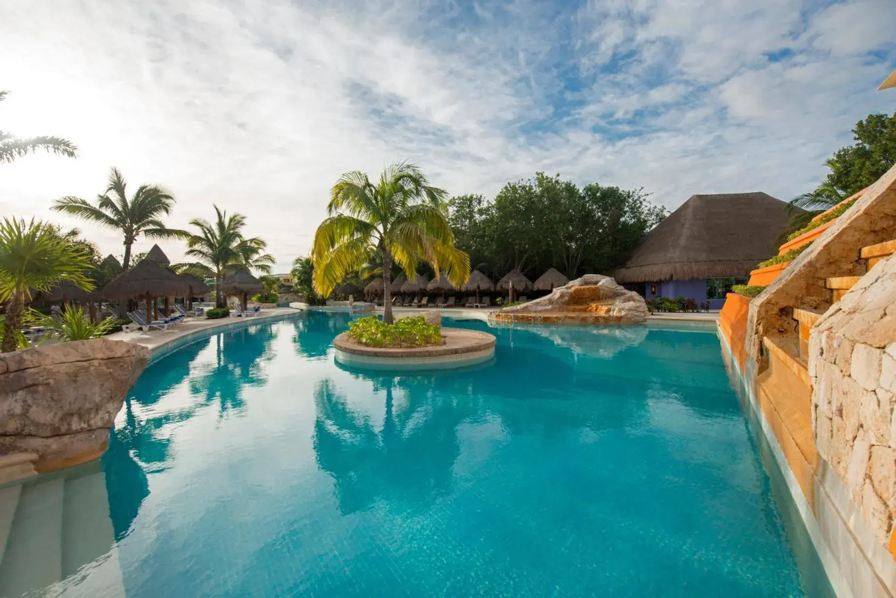 Swimming pool in Iberostar Selection Paraíso Lindo - All Inclusive Swimming pool in Iberostar Selection Paraíso Lindo - All Inclusive