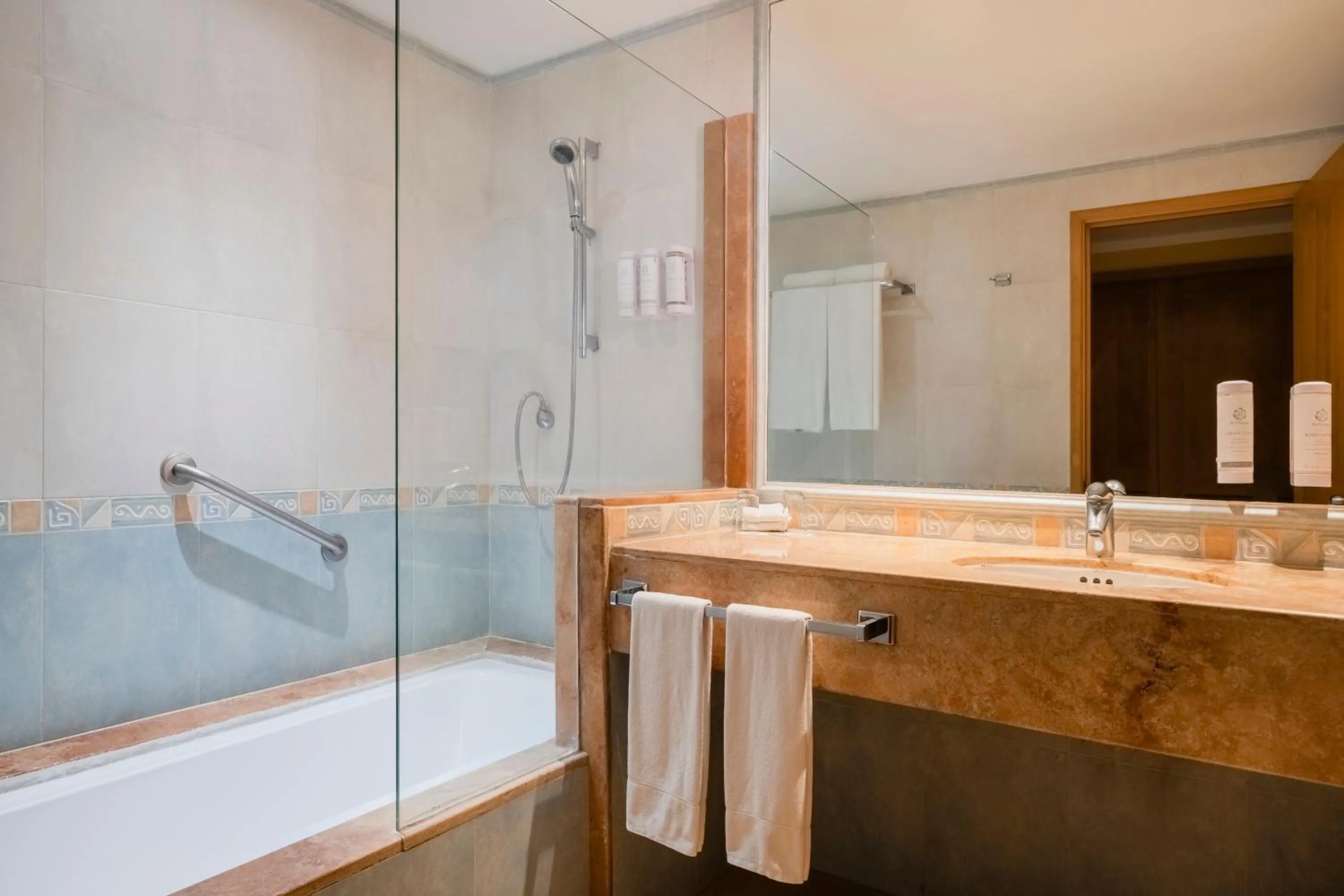 Shower in Iberostar Selection Paraíso Lindo - All Inclusive