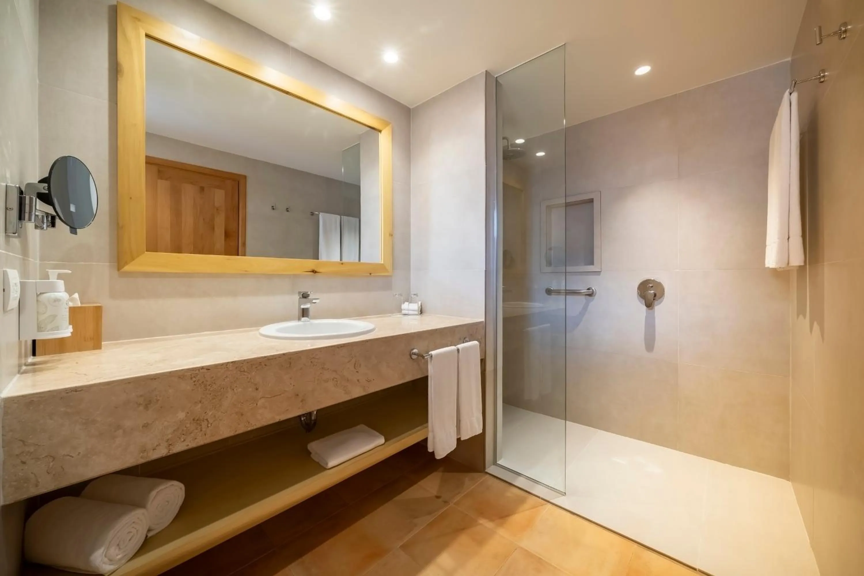 Shower in Iberostar Selection Paraíso Lindo - All Inclusive