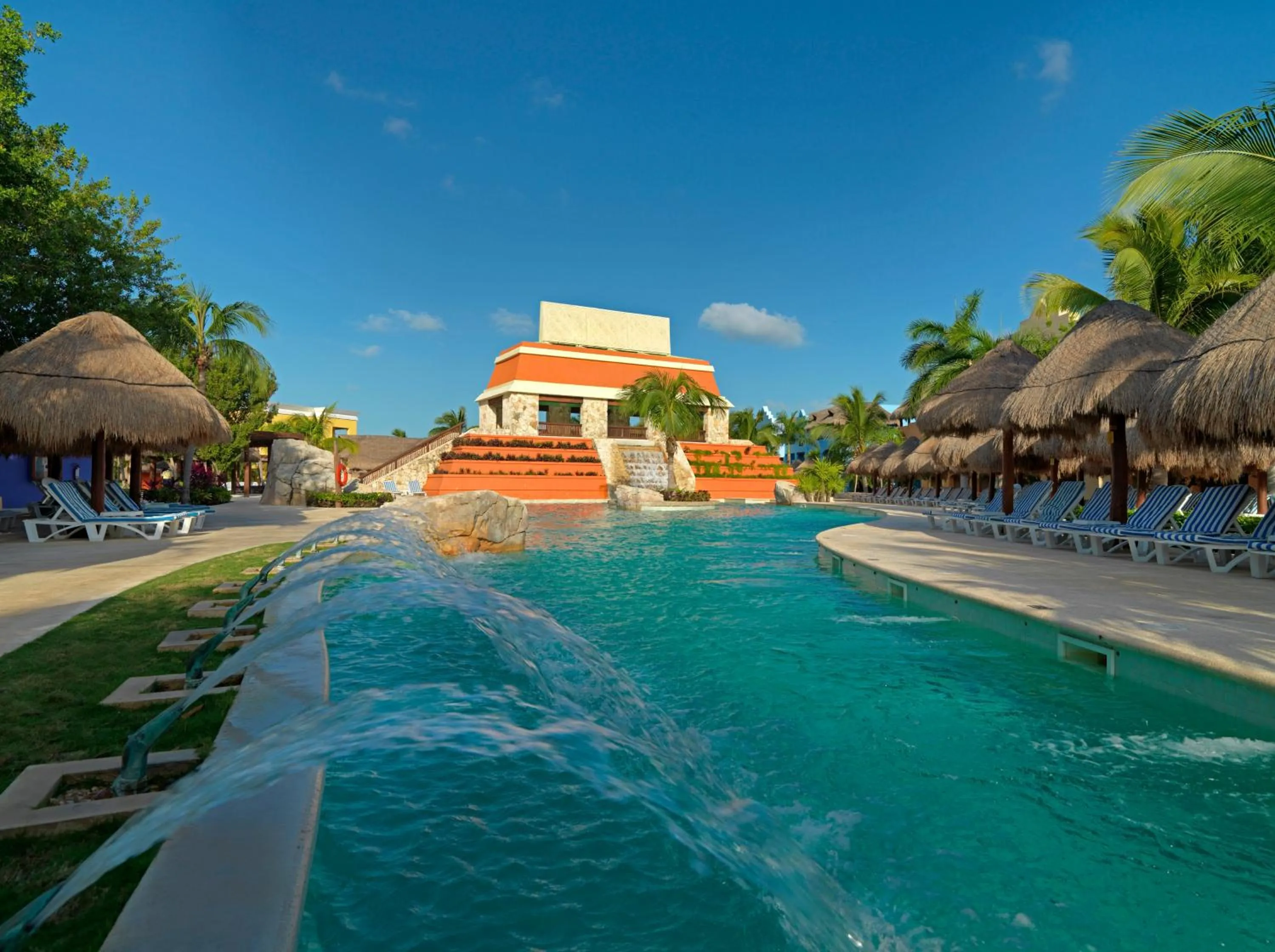 Swimming pool in Iberostar Selection Paraíso Lindo - All Inclusive