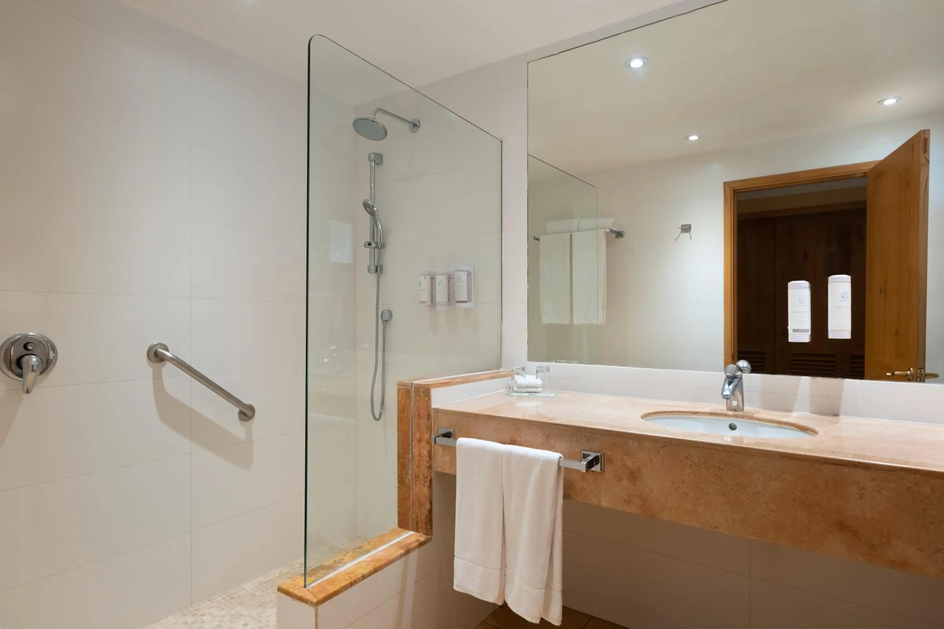 Shower in Iberostar Selection Paraíso Lindo - All Inclusive