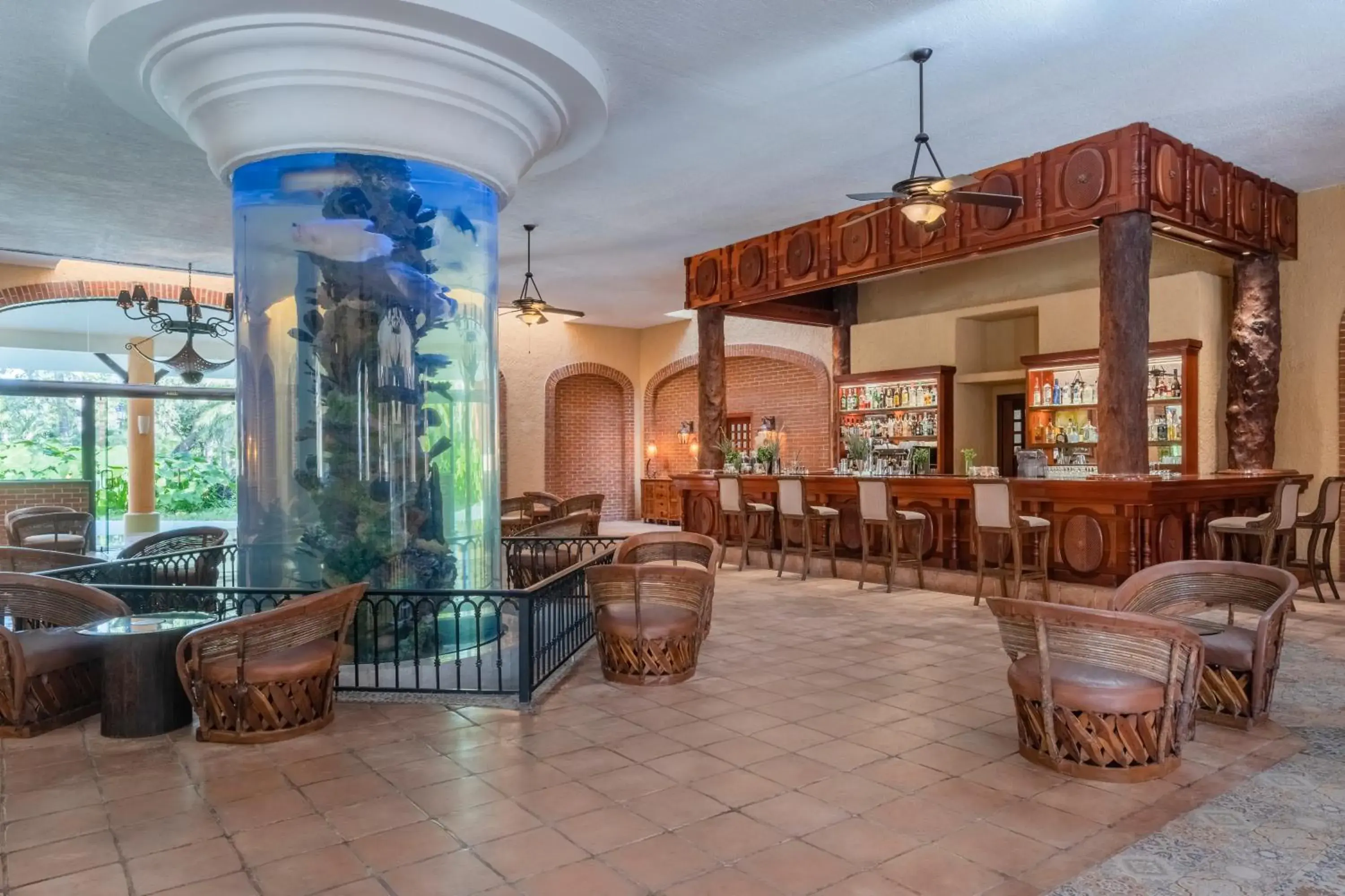 Lounge or bar in Iberostar Selection Paraíso Lindo - All Inclusive Lounge or bar in Iberostar Selection Paraíso Lindo - All Inclusive