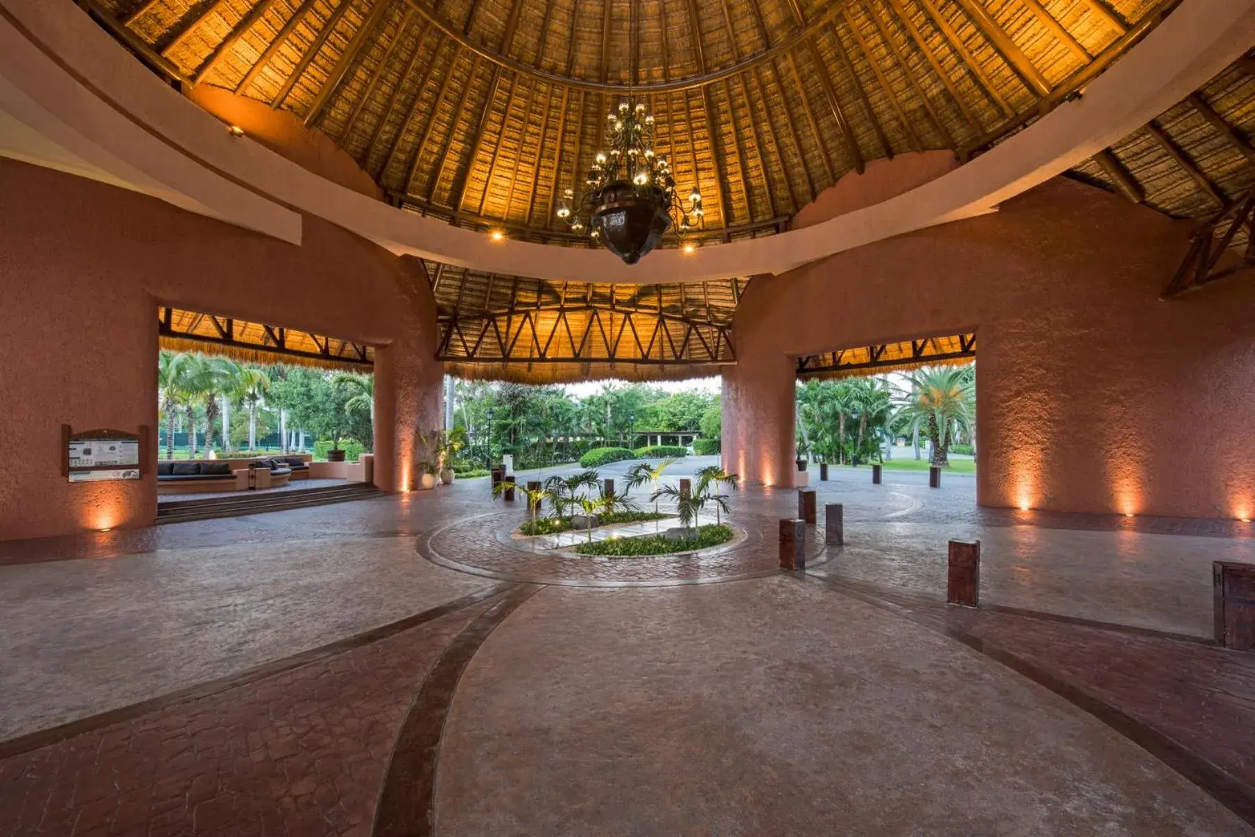 Lobby or reception in Iberostar Selection Paraíso Lindo - All Inclusive Lobby or reception in Iberostar Selection Paraíso Lindo - All Inclusive