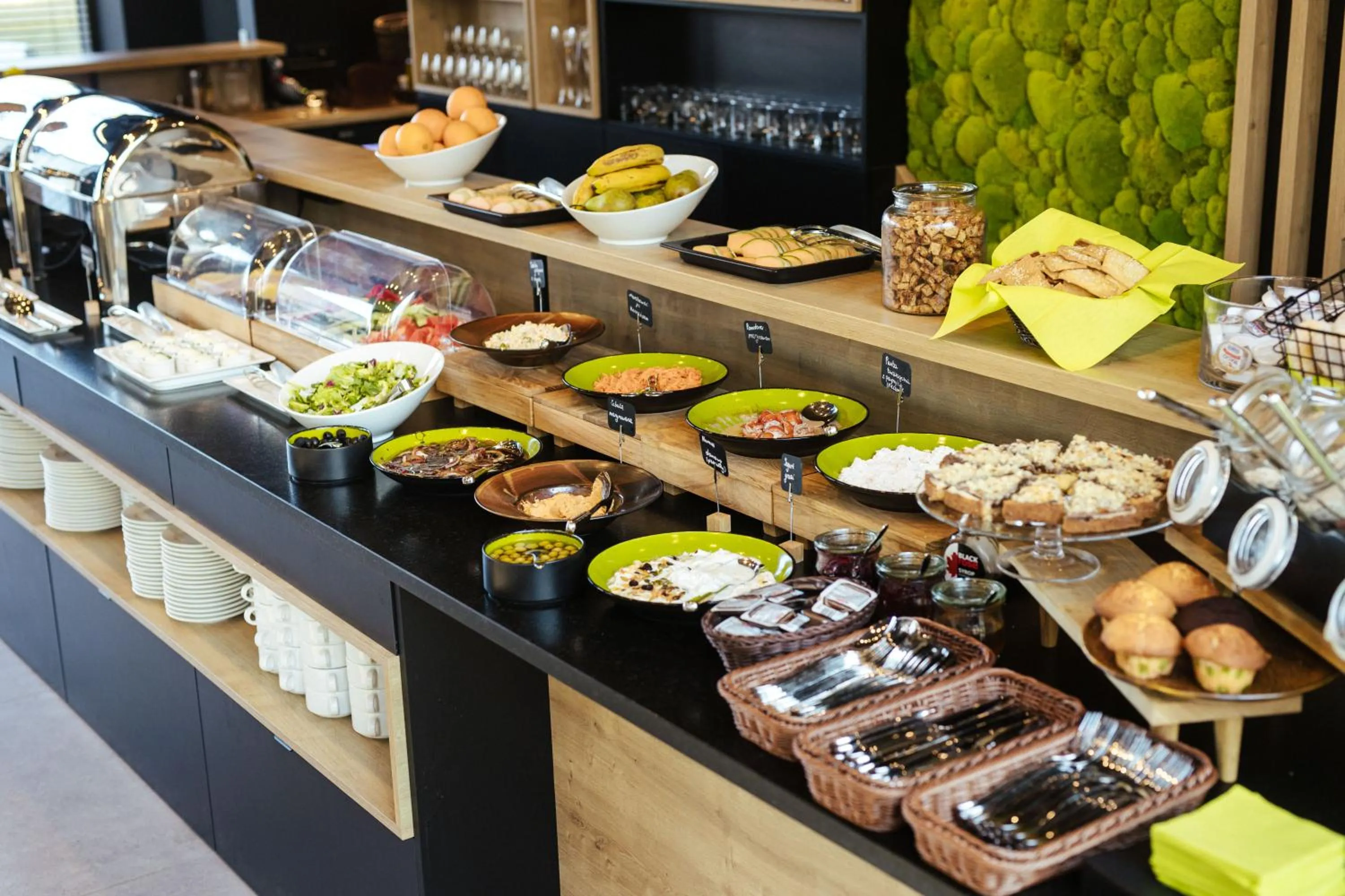 Food and drinks in Air Hotel