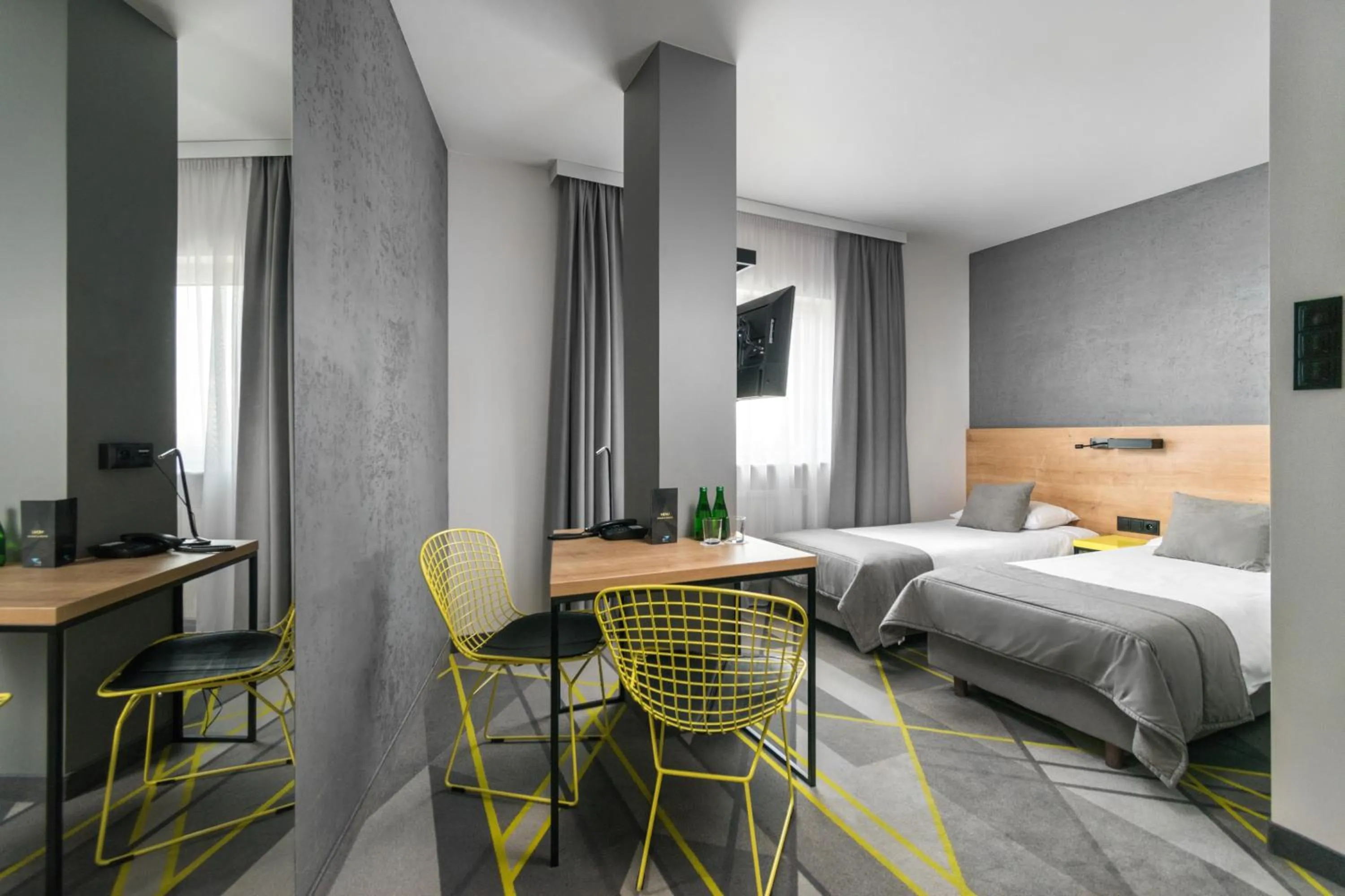 Photo of the whole room, Bed in Air Hotel