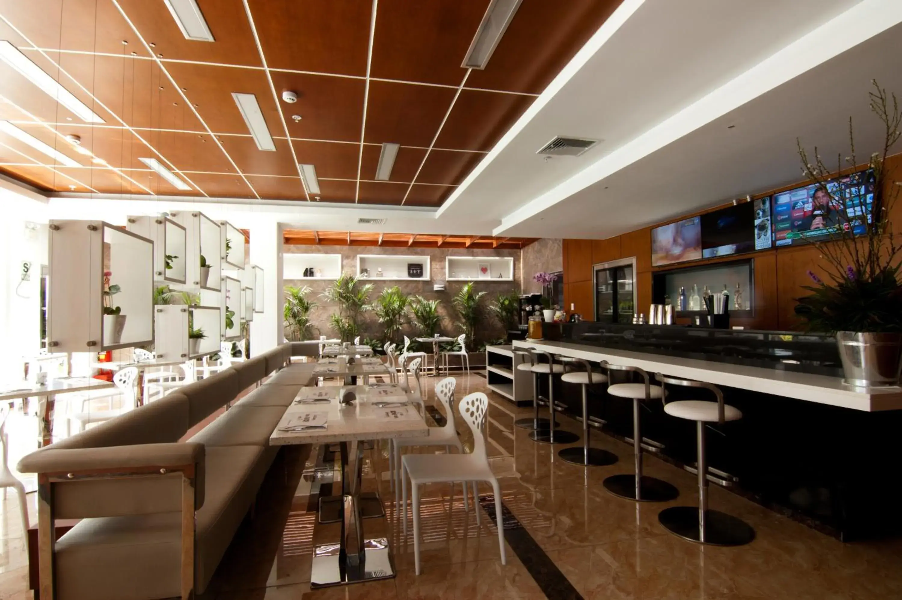 Lounge or bar in Lyz Business Hotel Lounge or bar in Lyz Business Hotel