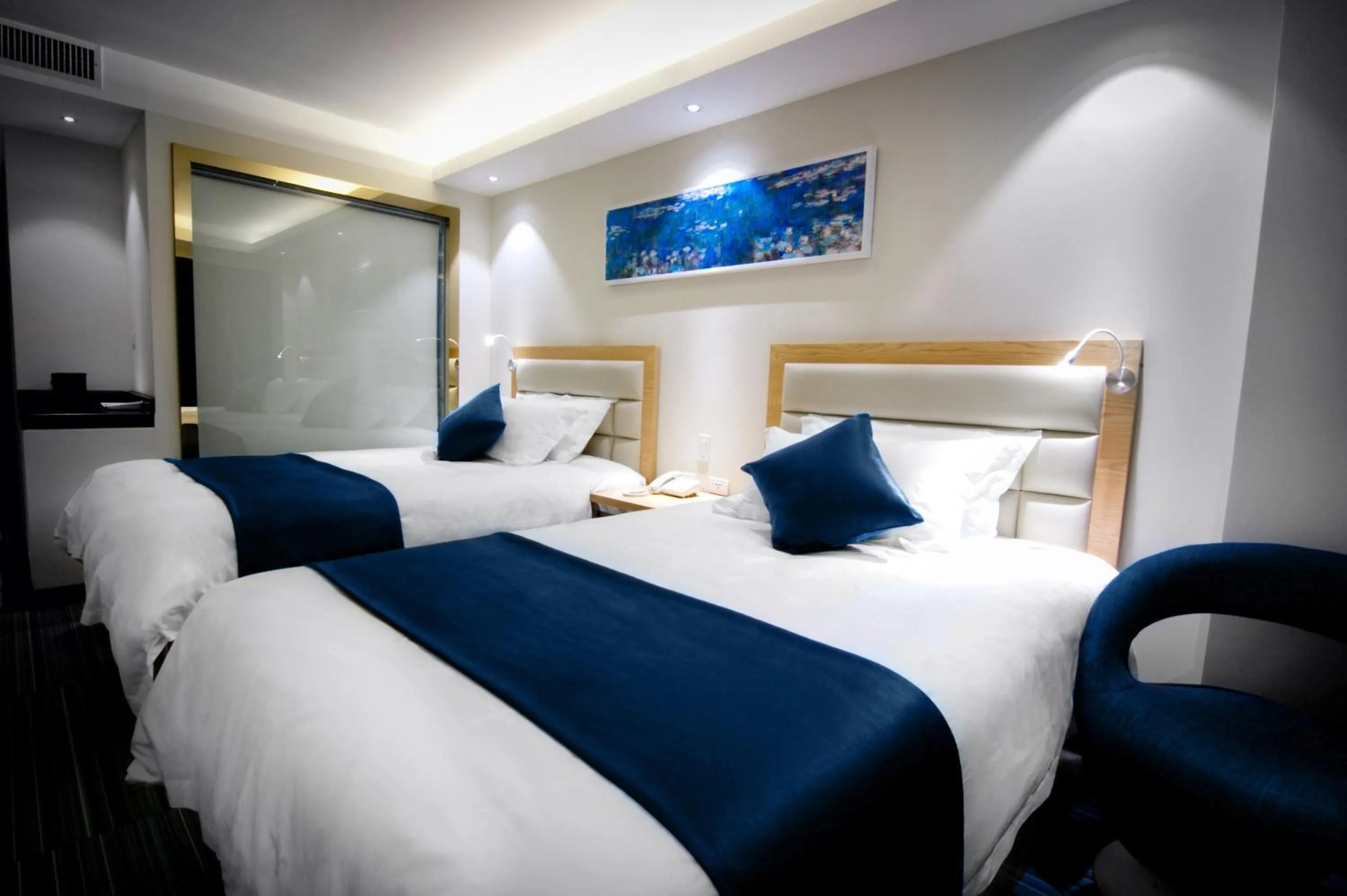 Bedroom, Bed in Lyz Business Hotel