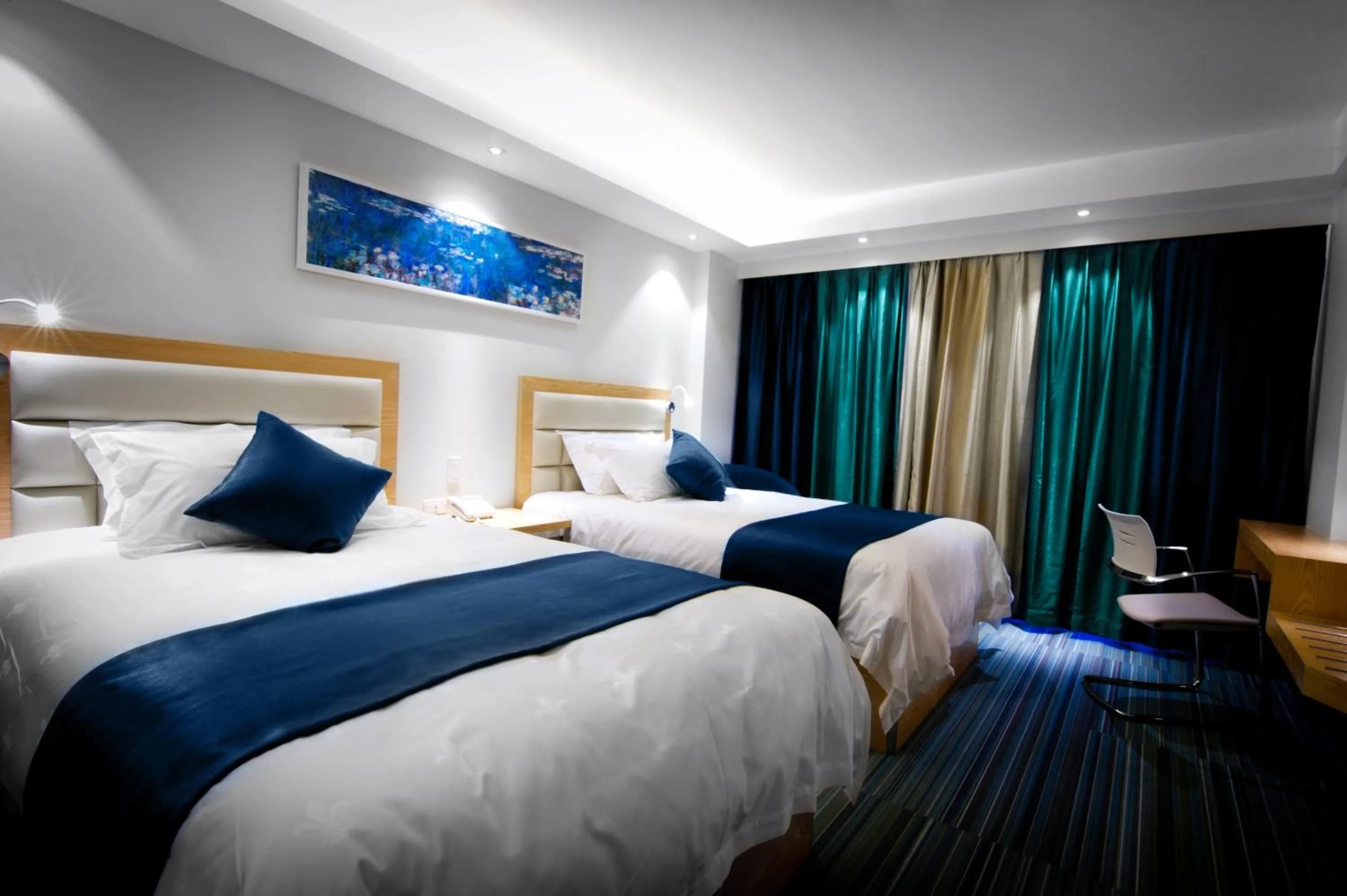 Bedroom, Bed in Lyz Business Hotel