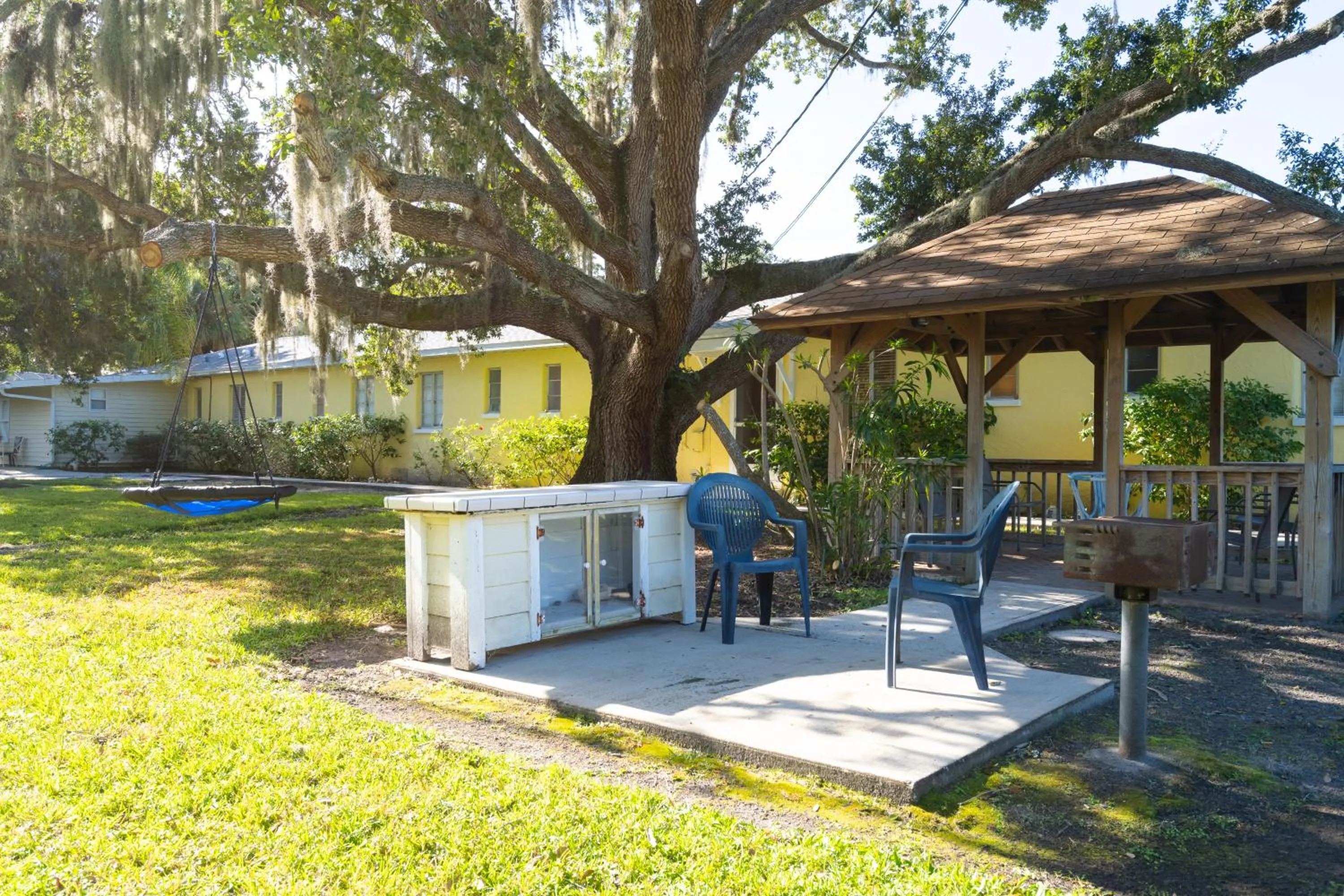 Property building in Mar Bay Exclusive Suites