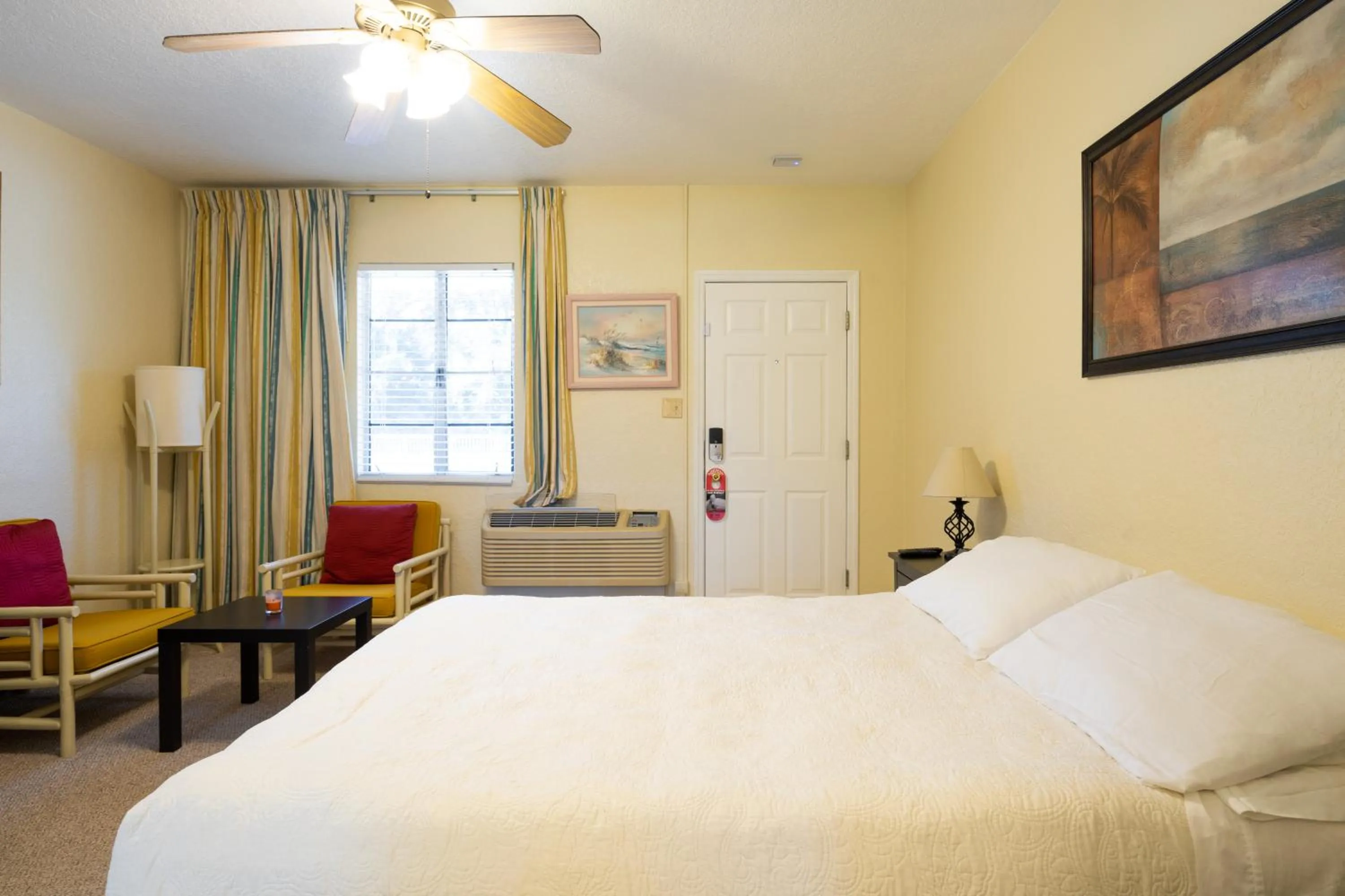 Bed in Mar Bay Exclusive Suites