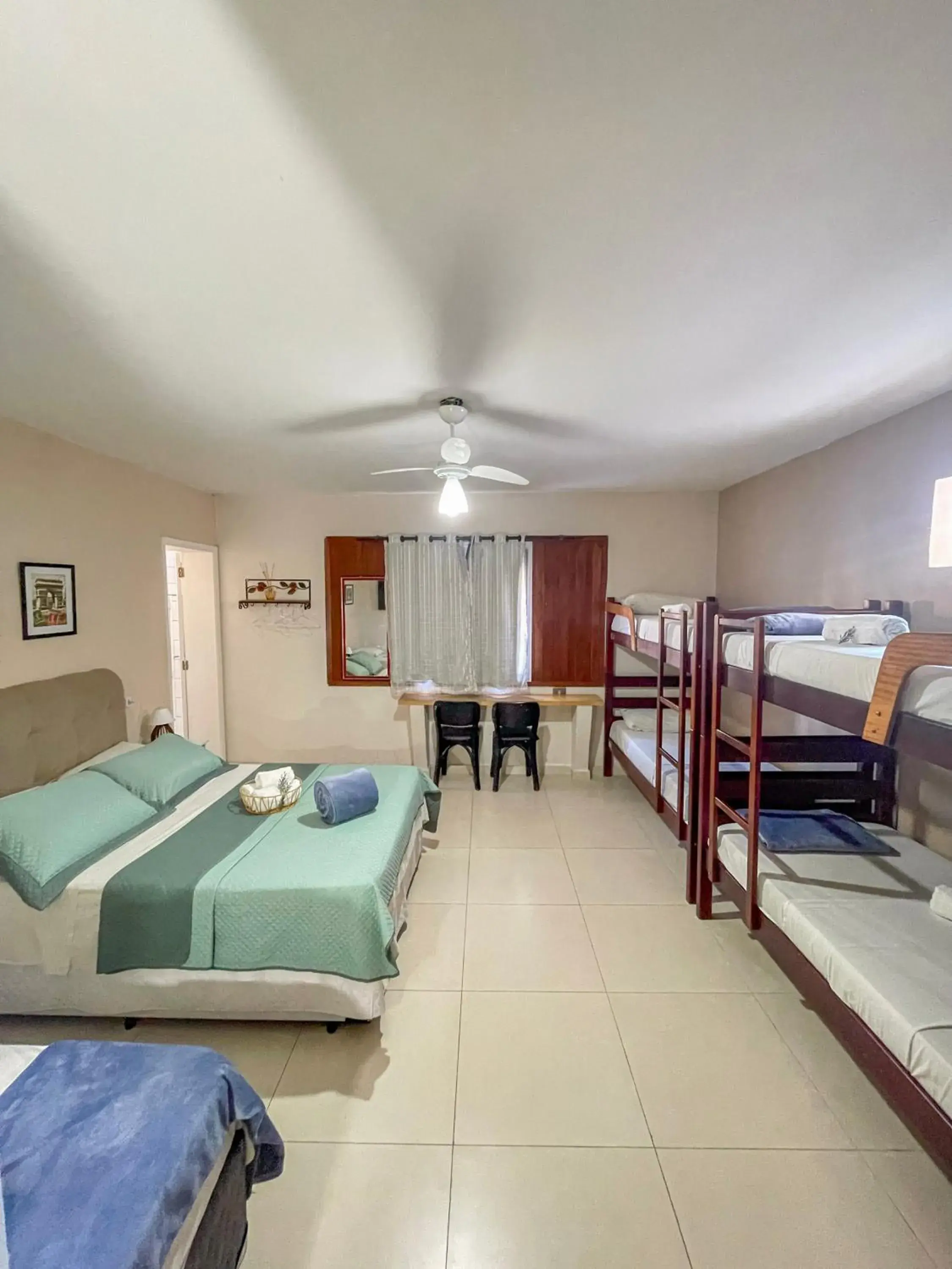 Family Room with Bathroom in Pousada dos Franceses Family Room with Bathroom in Pousada dos Franceses